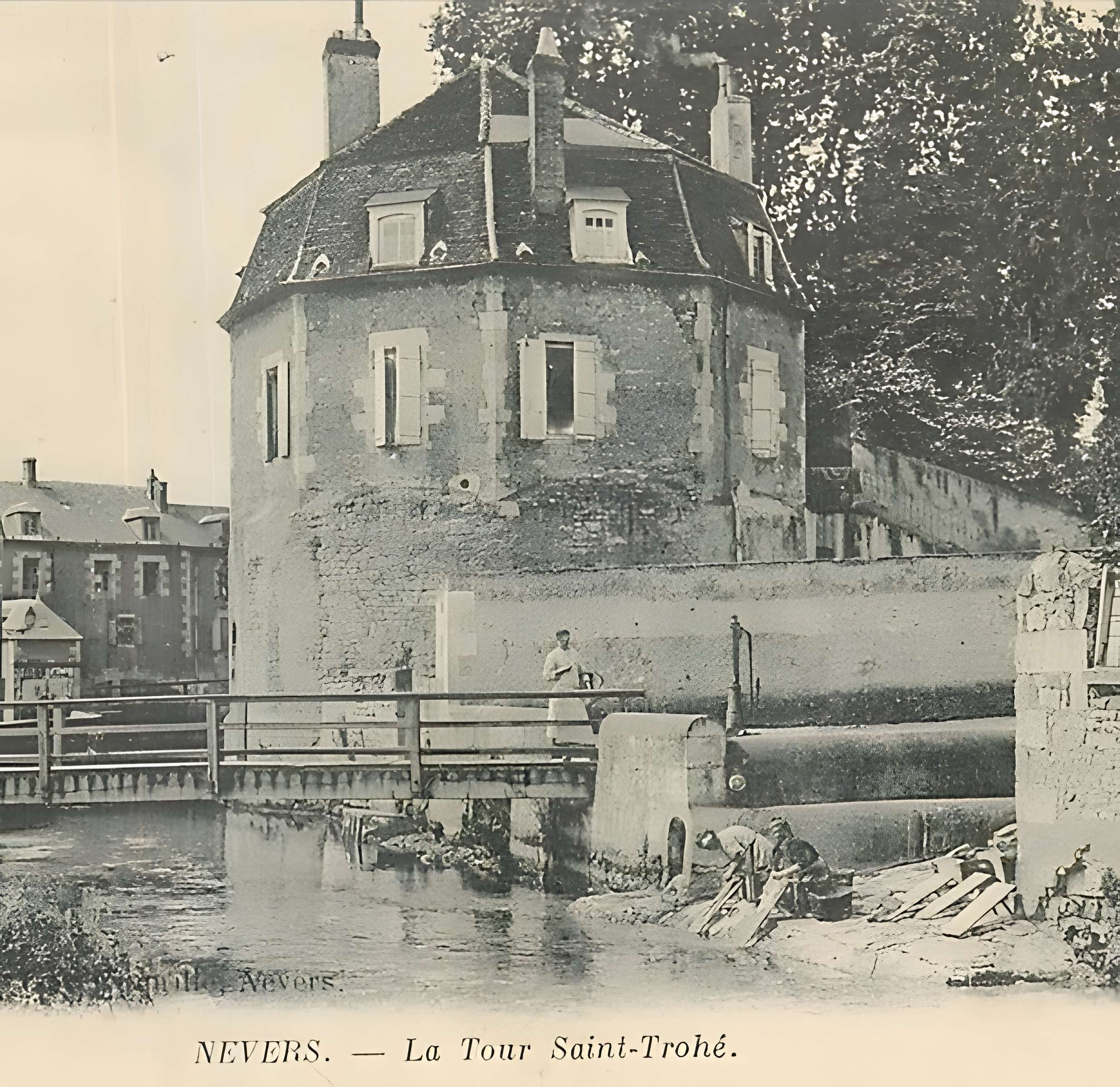 Tour Saint-Éloi de Nevers