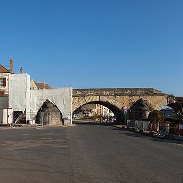 Vieux pont de Pont-sur-Yonne