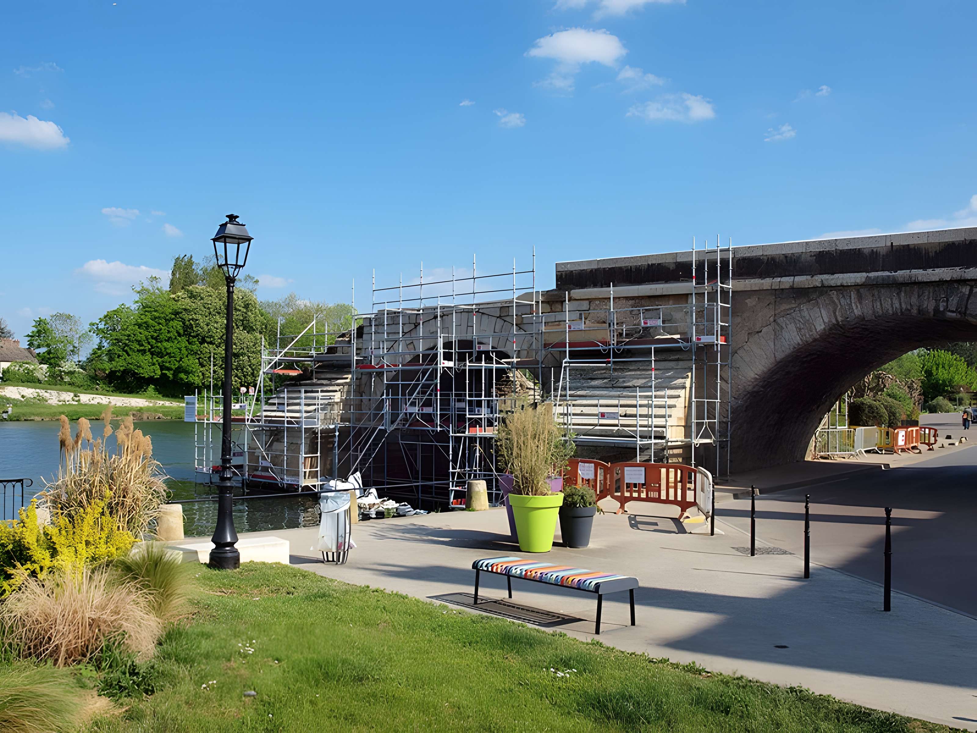 Vieux pont de Pont-sur-Yonne