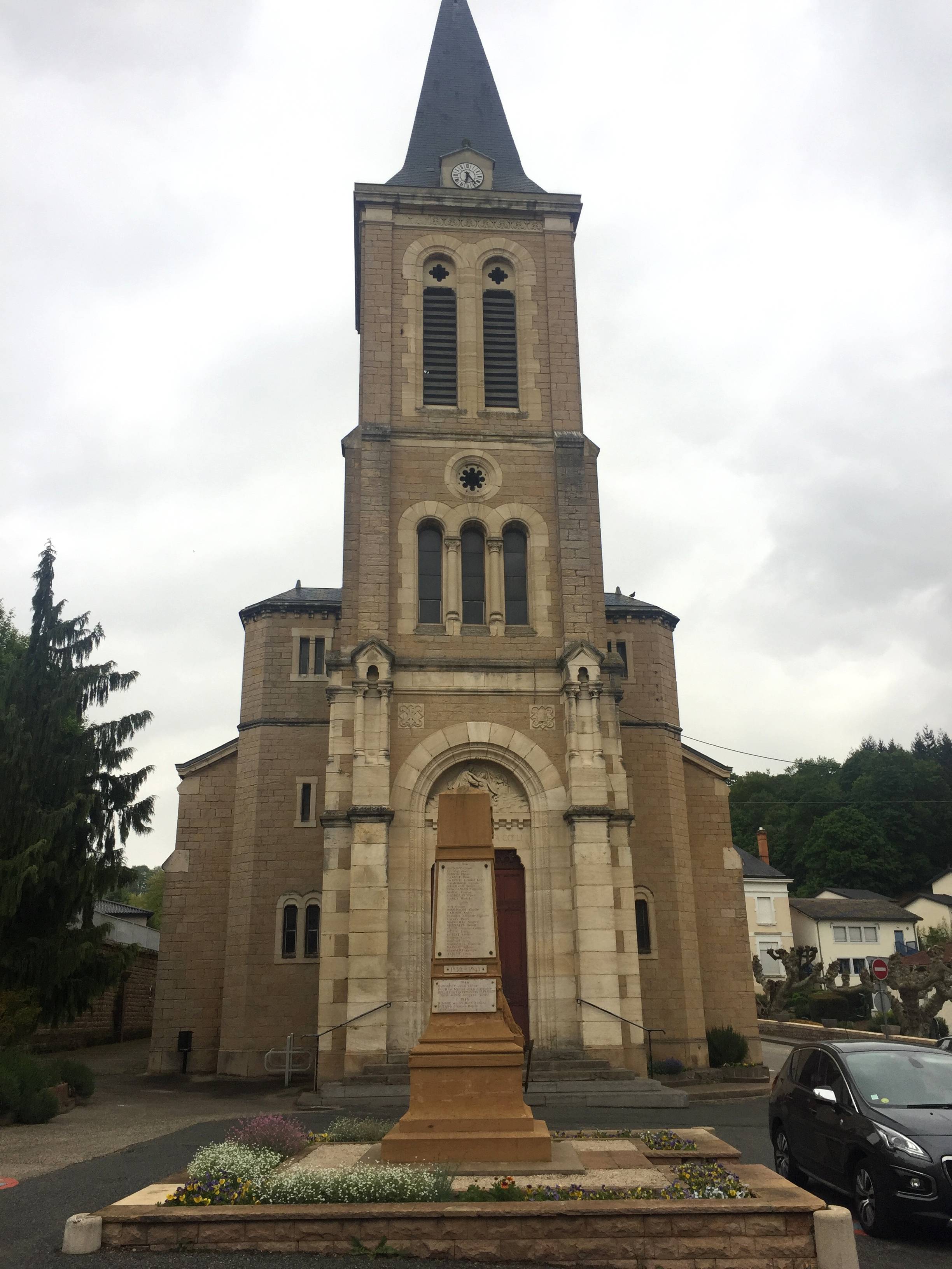 Photo de Saint Pierre en Saint Paul de Reyrieux Kerk