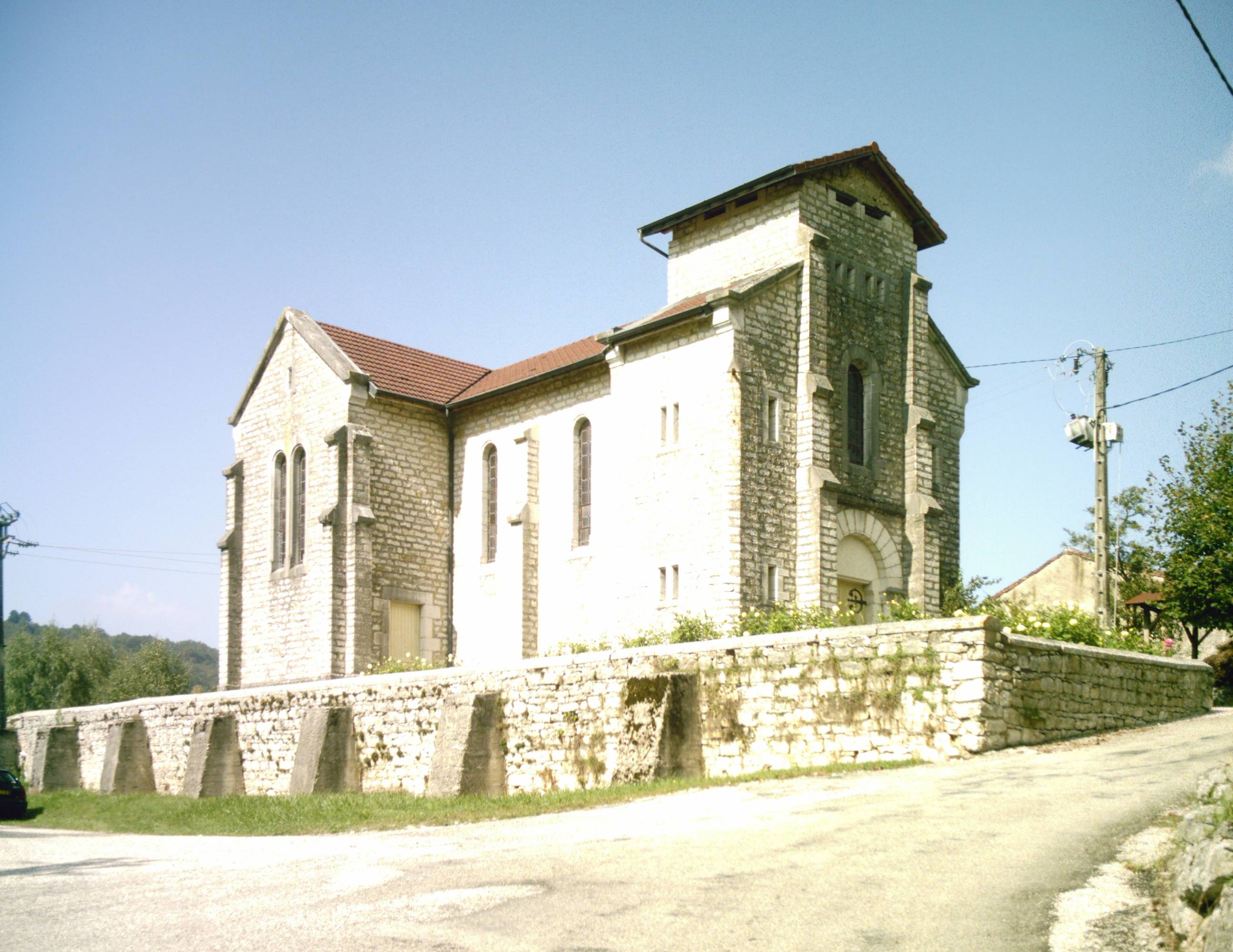 Photo de Église Saint-Maurice de Serrières-sur-Ain