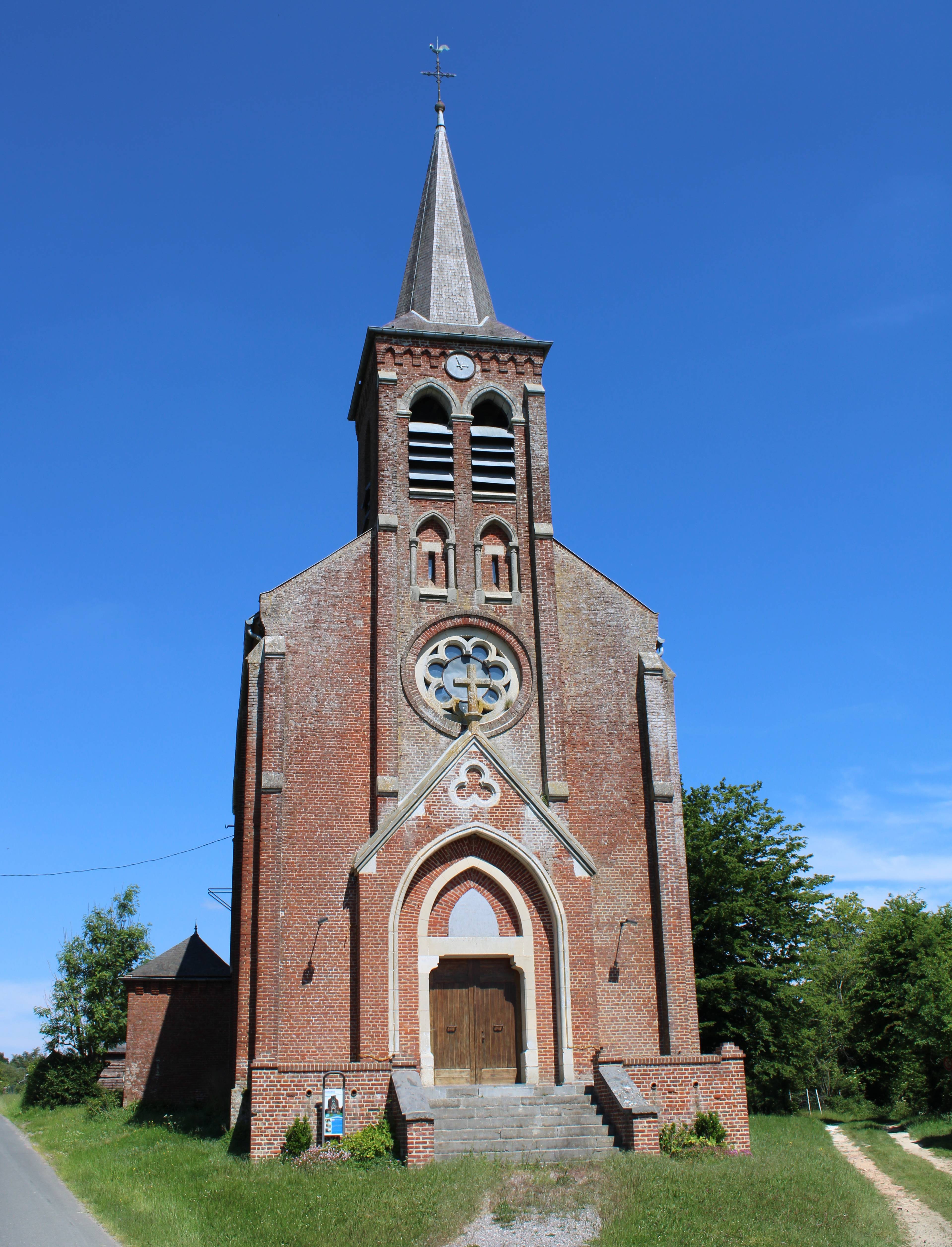 Photo de Rue-Lagasse d'Englancourtの教会