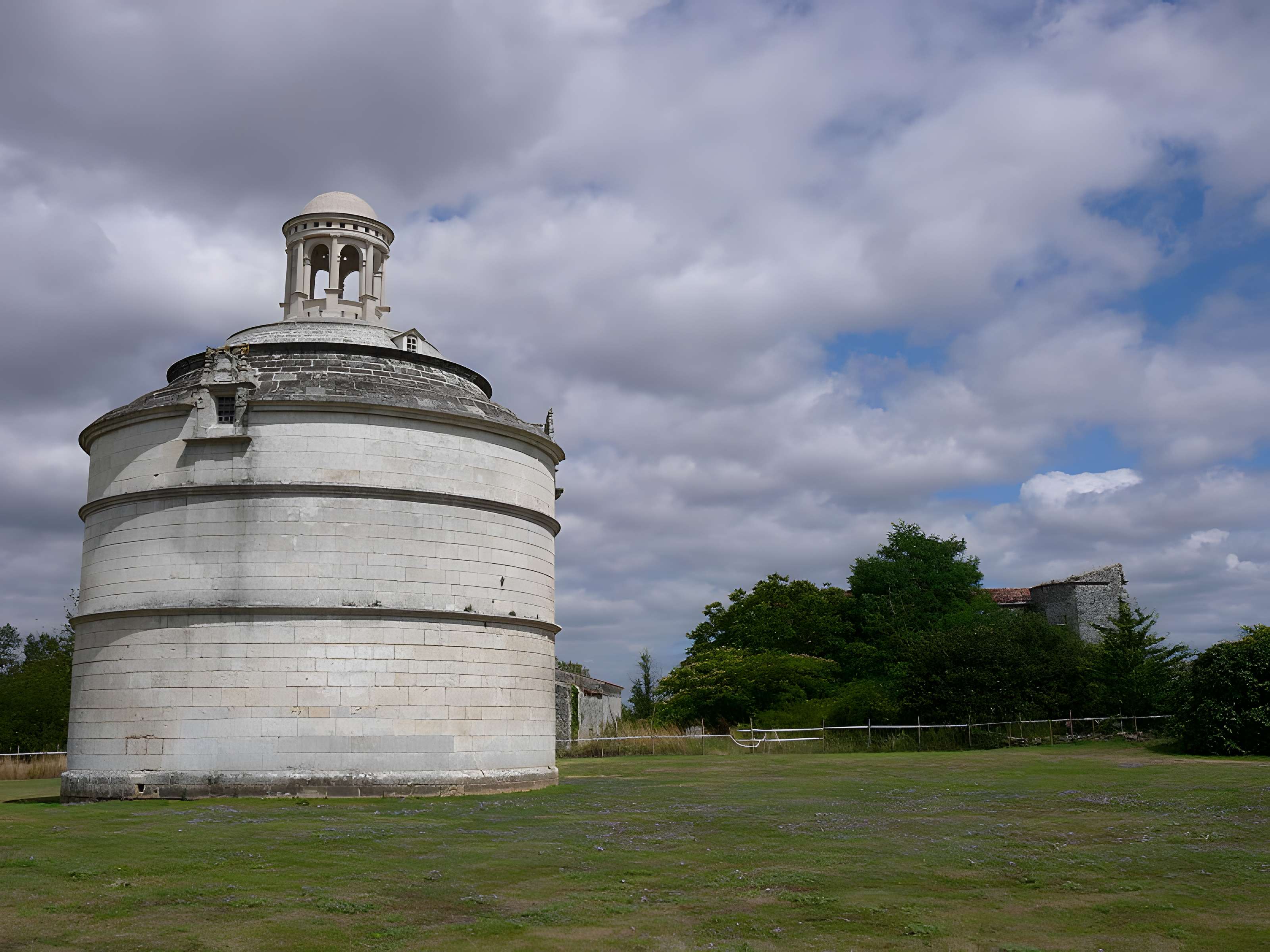Abbaye de Montierneuf