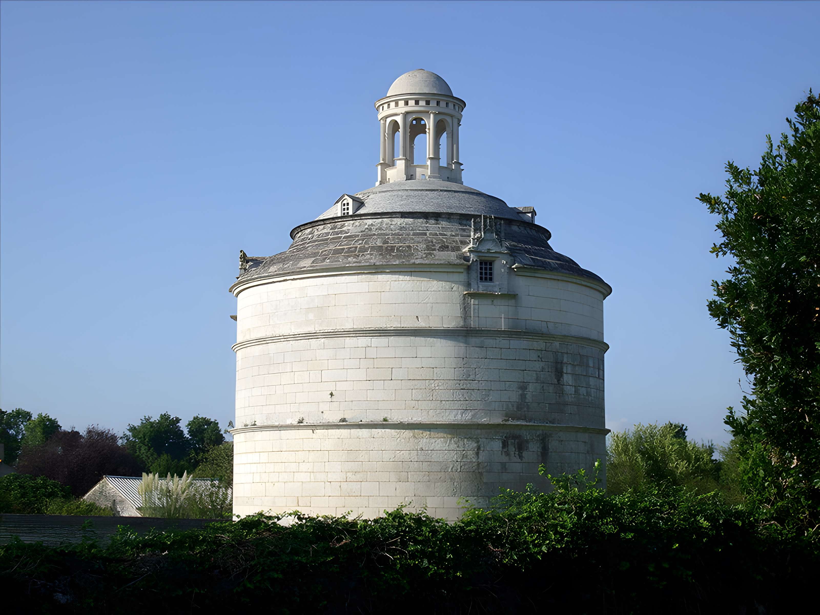 Abbaye de Montierneuf