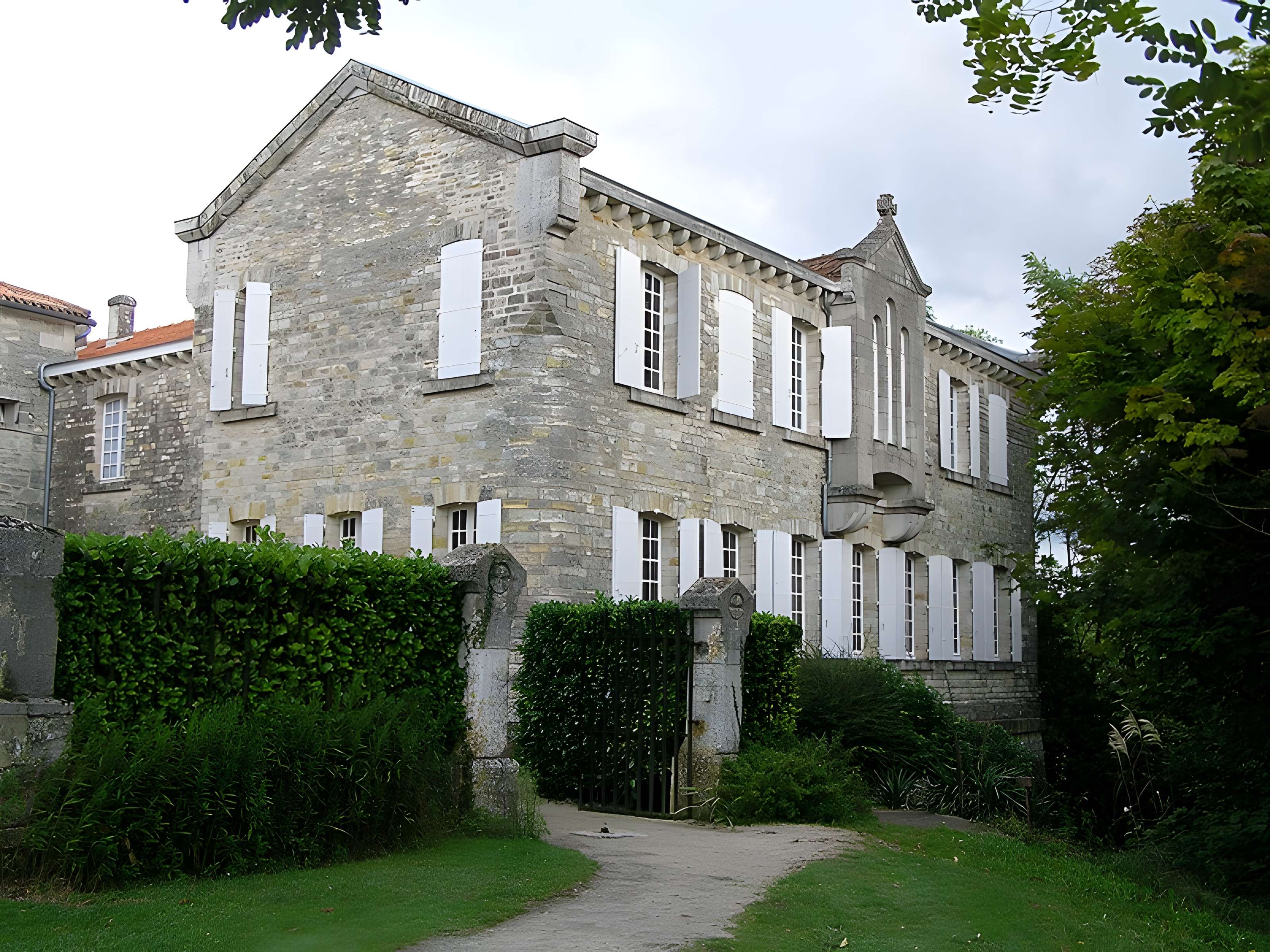 Ancienne abbaye de Puypéroux