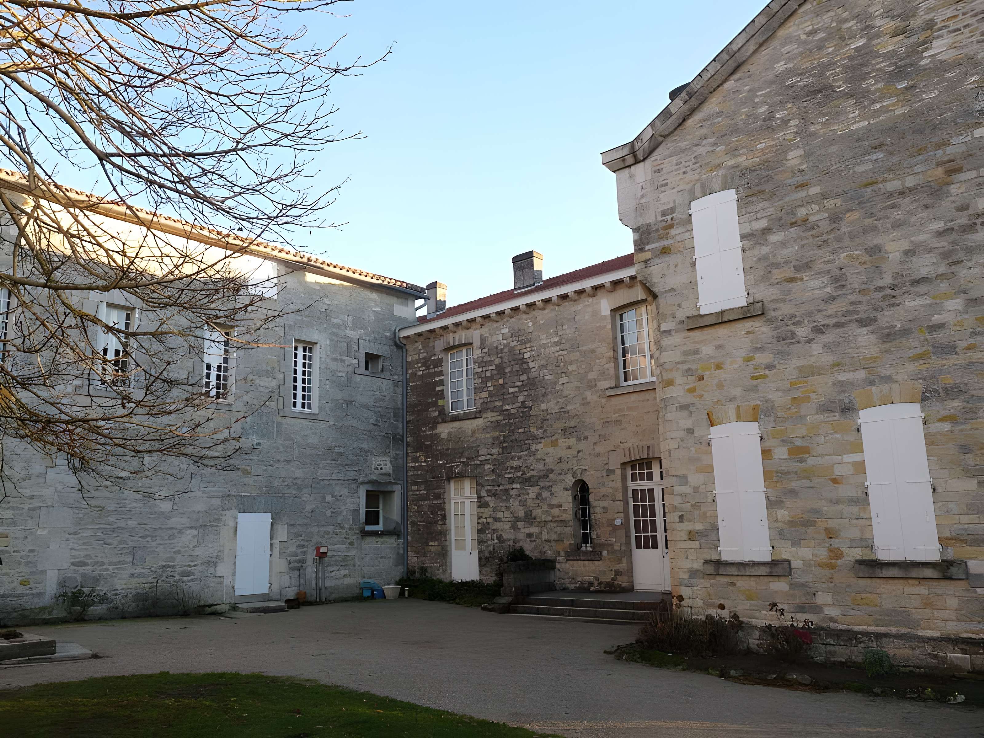 Ancienne abbaye de Puypéroux
