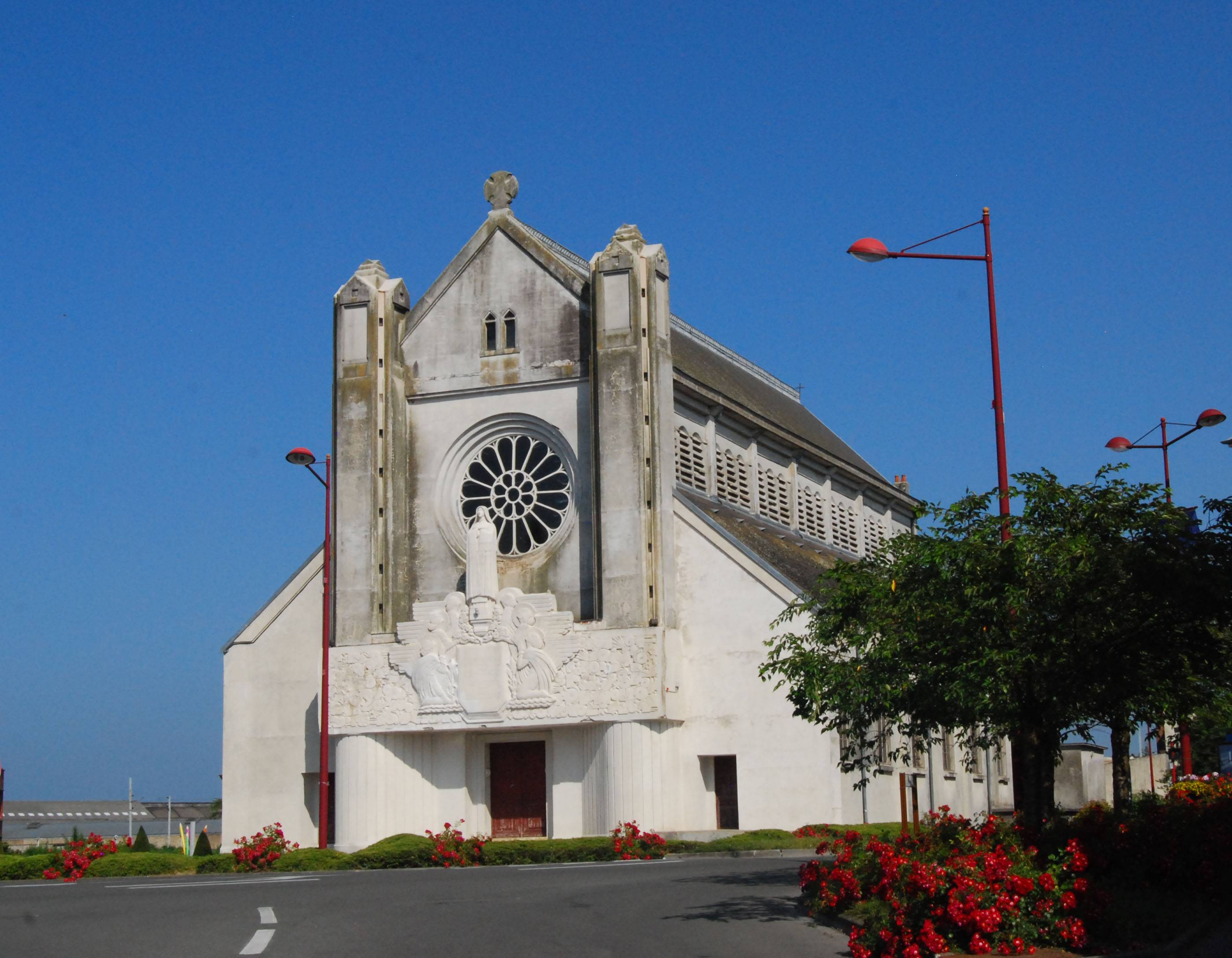 Photo de Église Sainte-Thérèse-de-l'Enfant-Jésus de Hirson