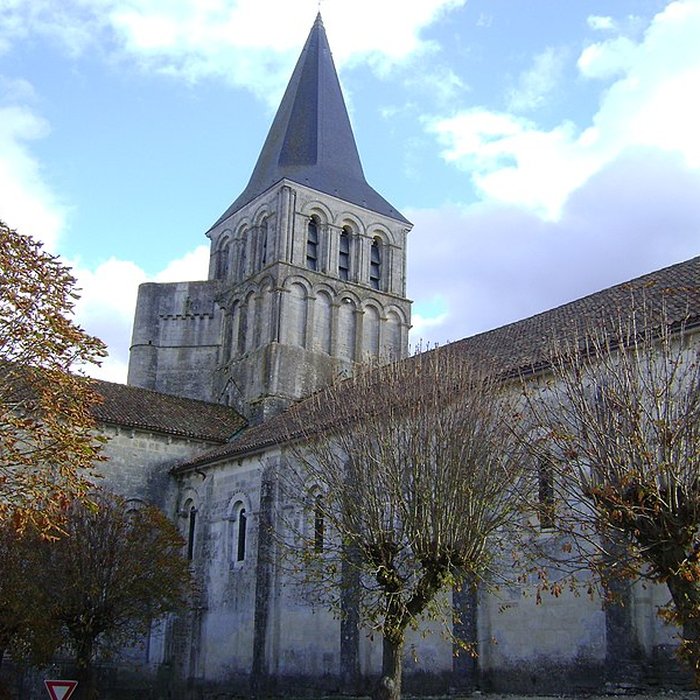 Photo de Abbaye de Saint-Amant-de-Boixe
