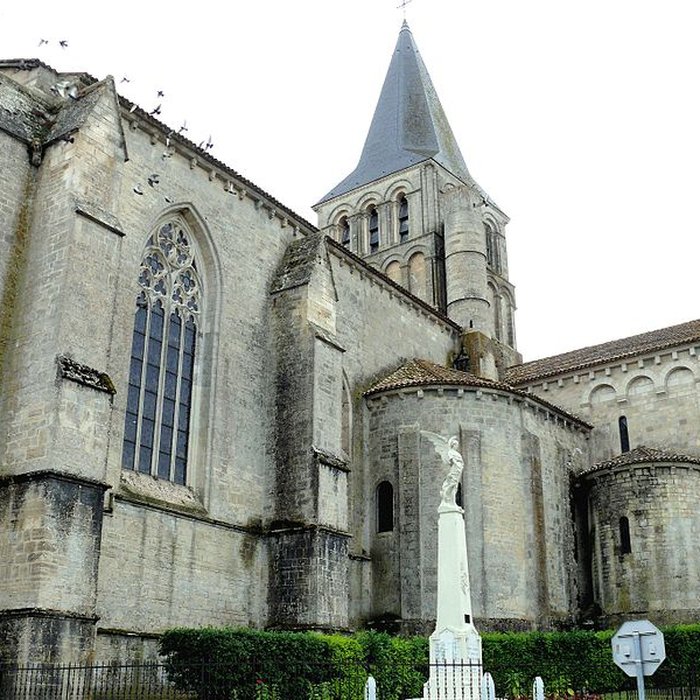 Photo de Abbaye de Saint-Amant-de-Boixe