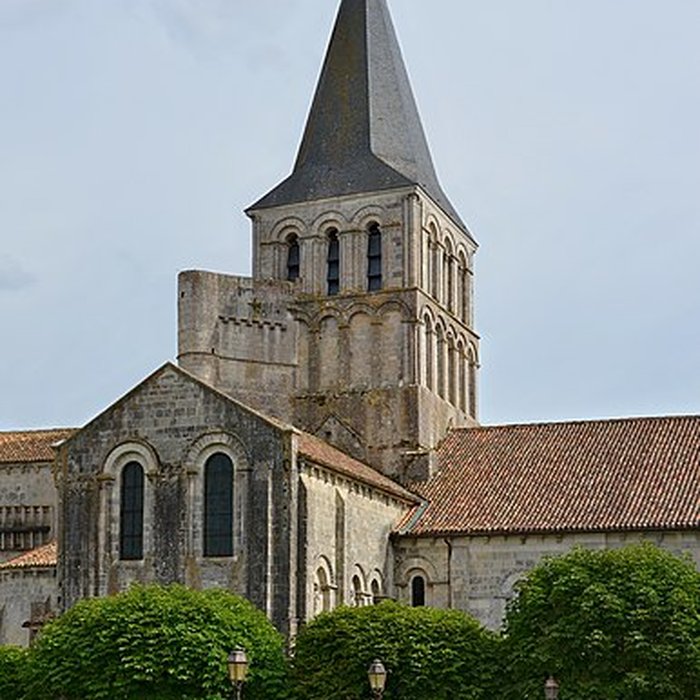 Photo de Abbaye de Saint-Amant-de-Boixe