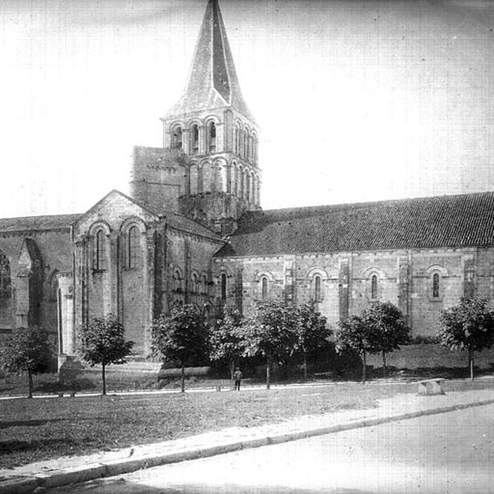 Photo de Abbaye de Saint-Amant-de-Boixe