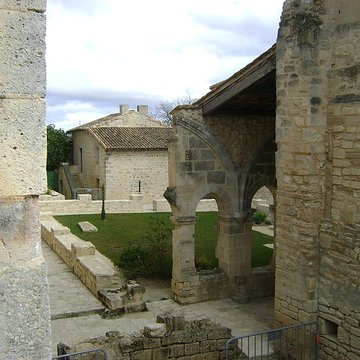 Abbaye de Saint-Amant-de-Boixe