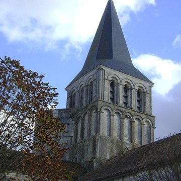 Abbaye de Saint-Amant-de-Boixe