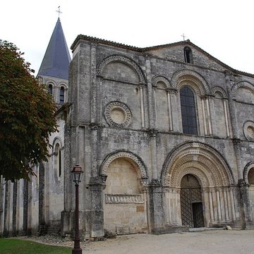 Abbaye de Saint-Amant-de-Boixe