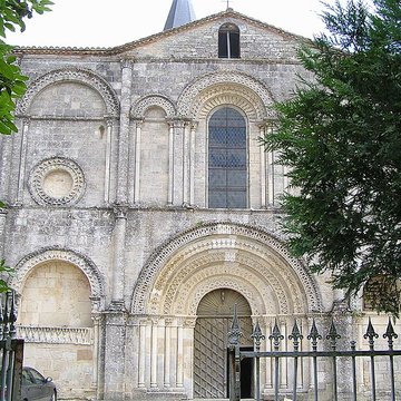 Abbaye de Saint-Amant-de-Boixe