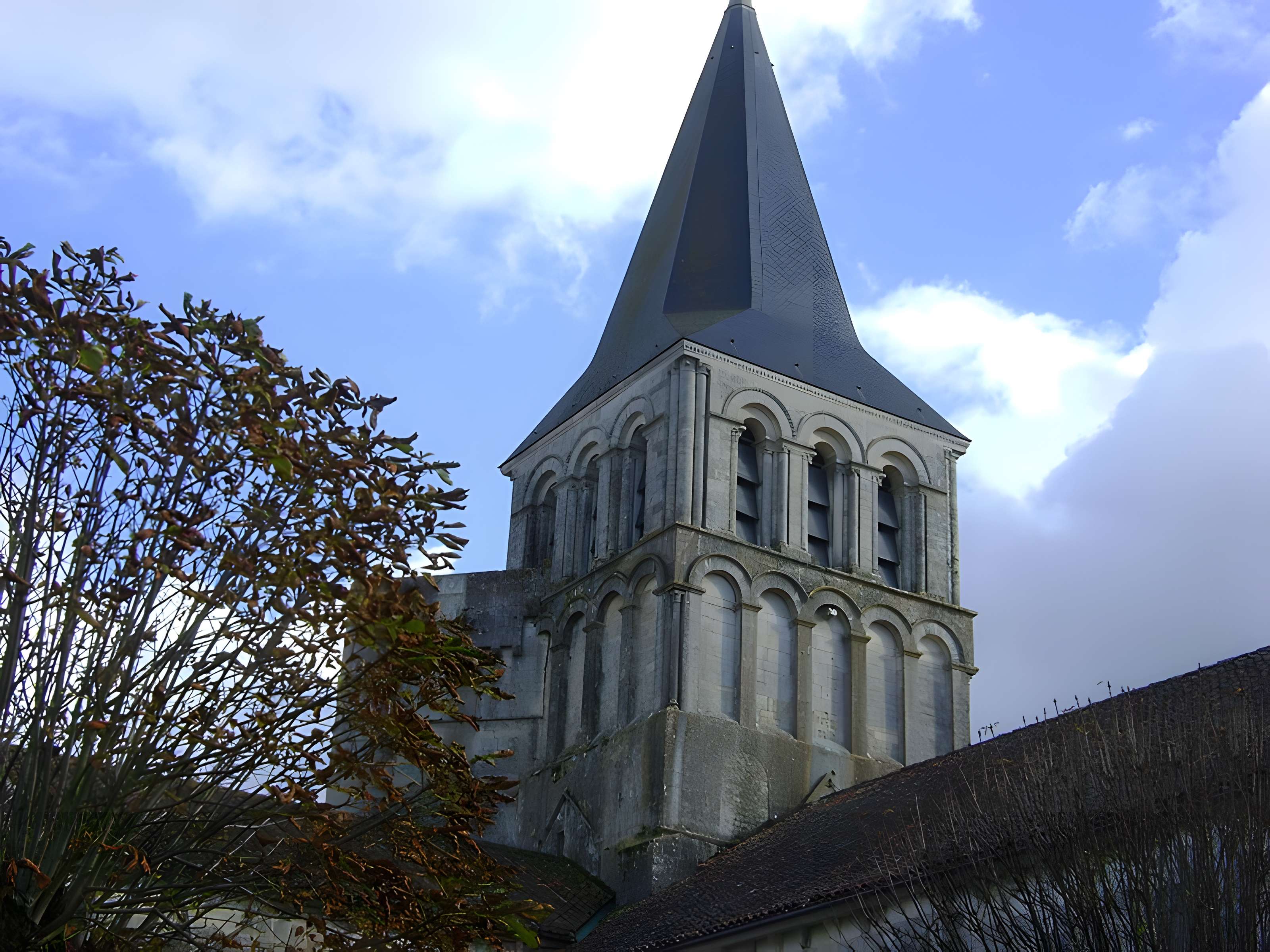 Abbaye de Saint-Amant-de-Boixe