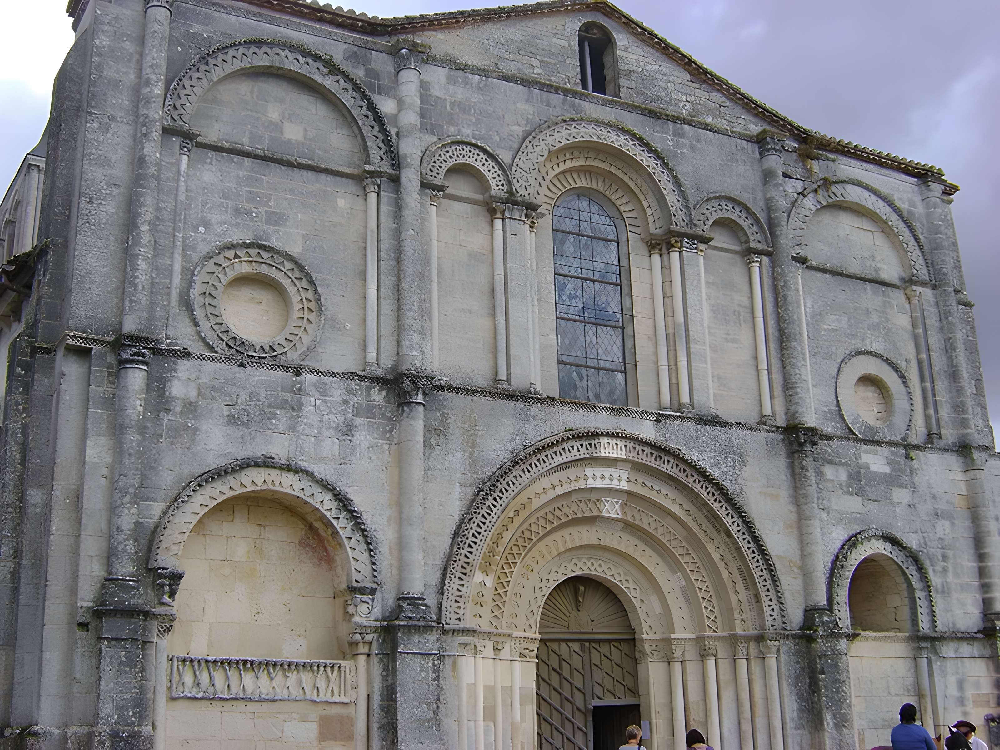 Abbaye de Saint-Amant-de-Boixe