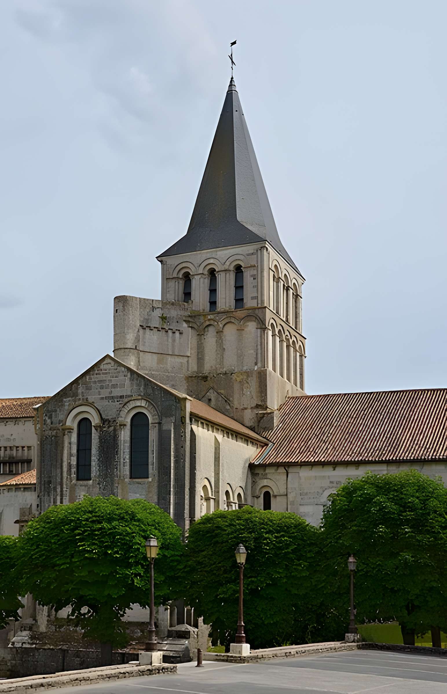 Abbaye de Saint-Amant-de-Boixe