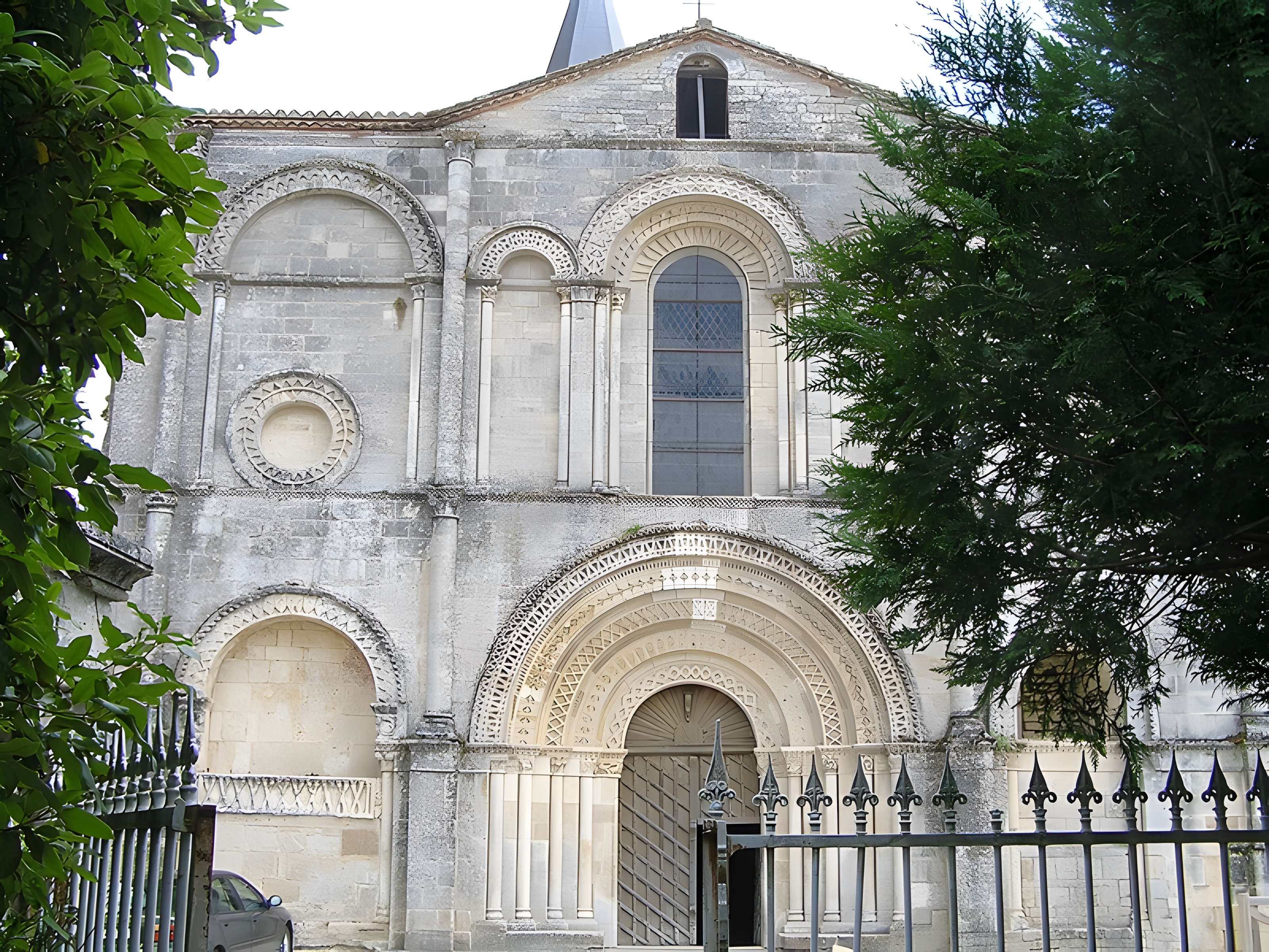 Abbaye de Saint-Amant-de-Boixe