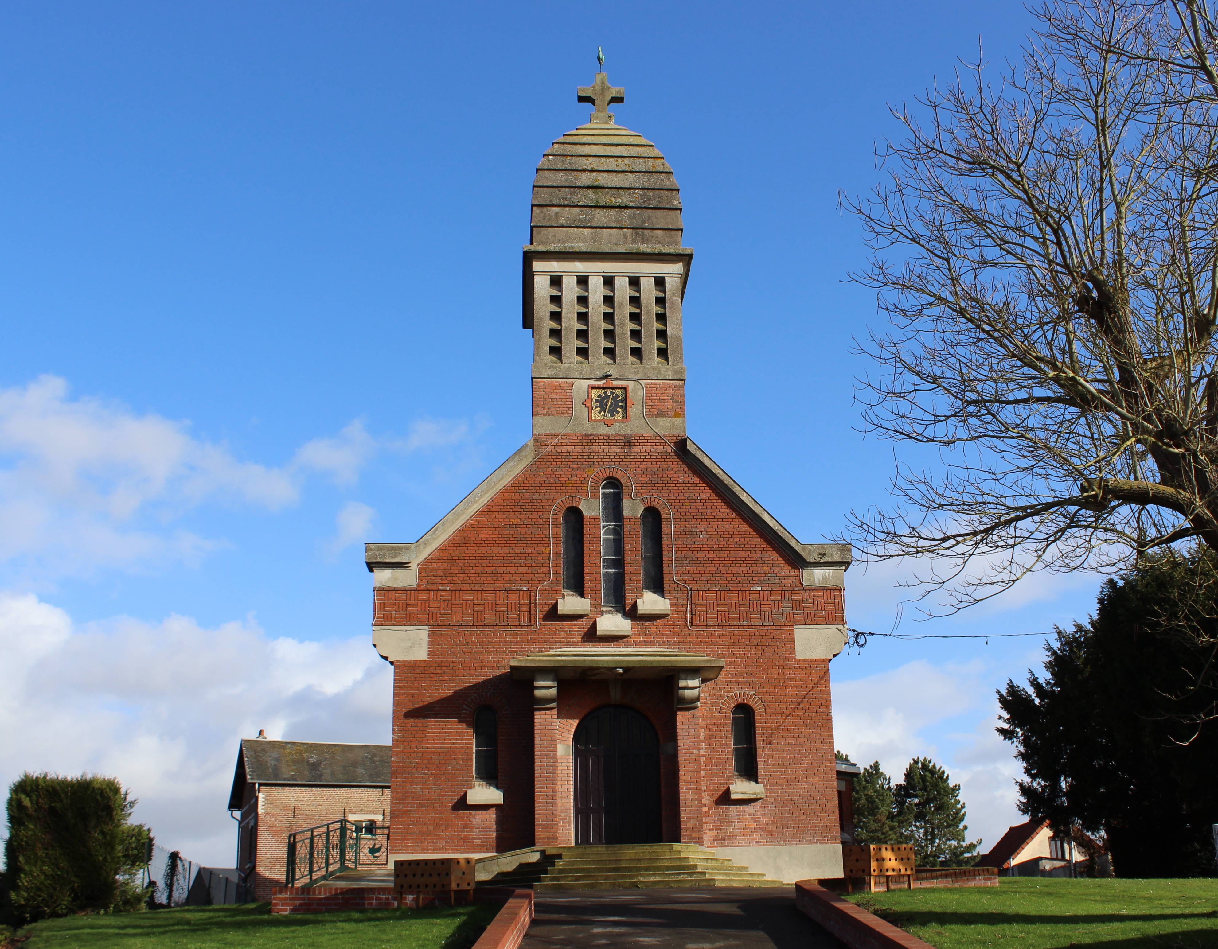 Photo de Église Saint-Amand de Neuville-Saint-Amand