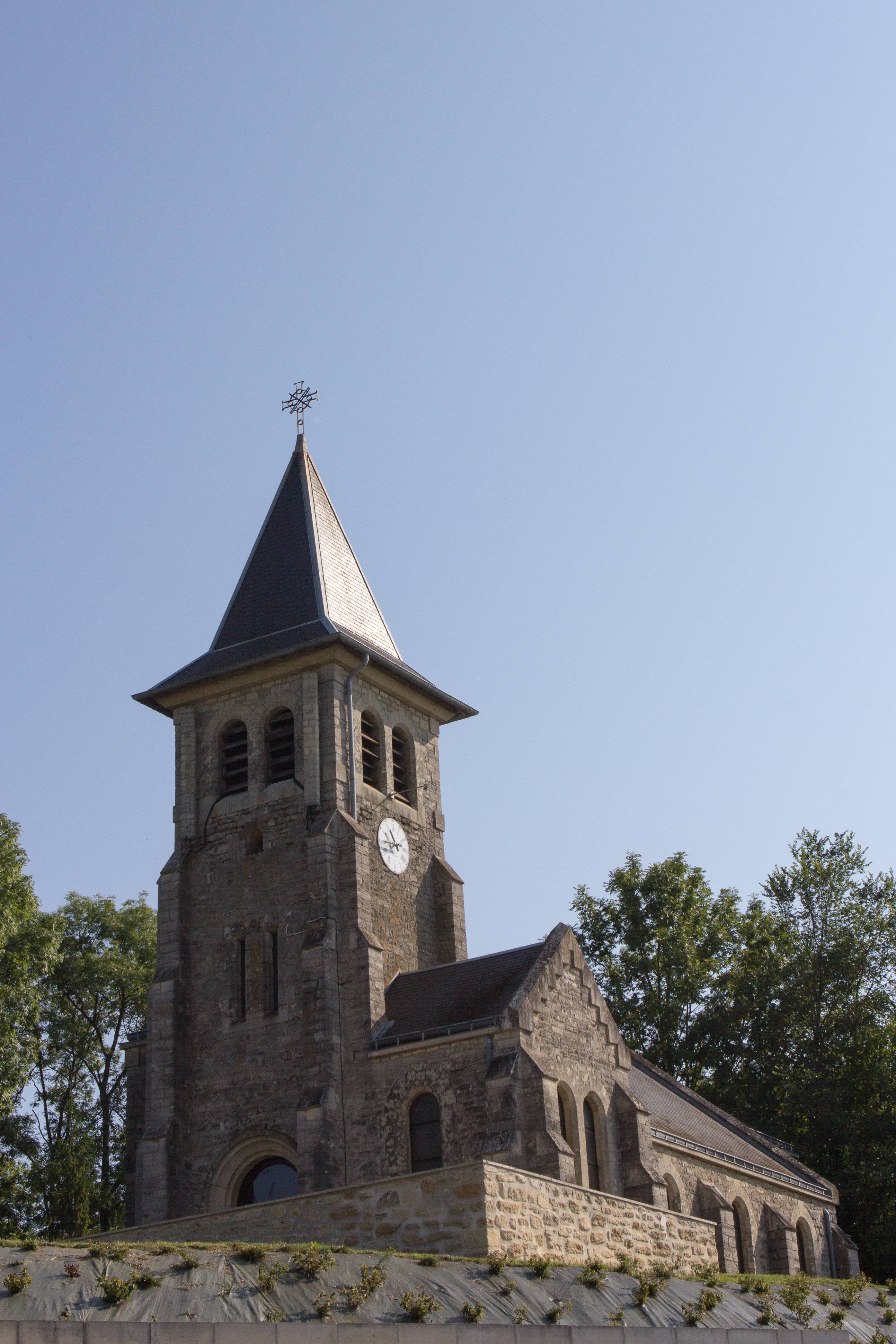 Photo de Église Saint-Julien de Neuville-sur-Ailette