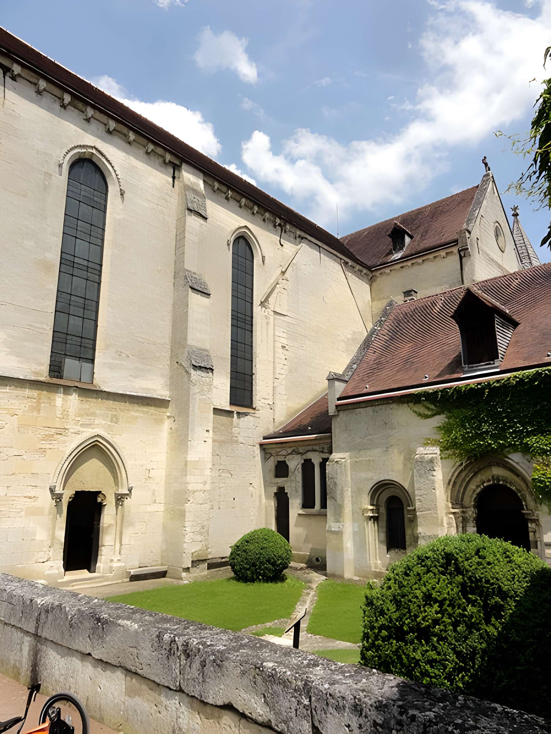 Abbaye de Saint-Jean-aux-Bois