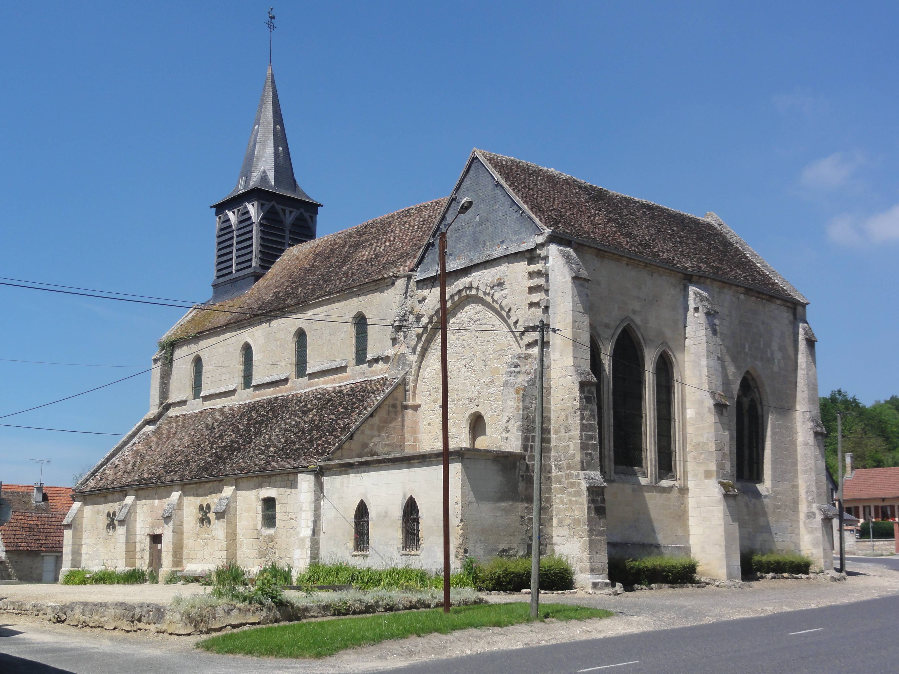 Photo de Saint-Rémi d'Oeuilly Church (アイズン)