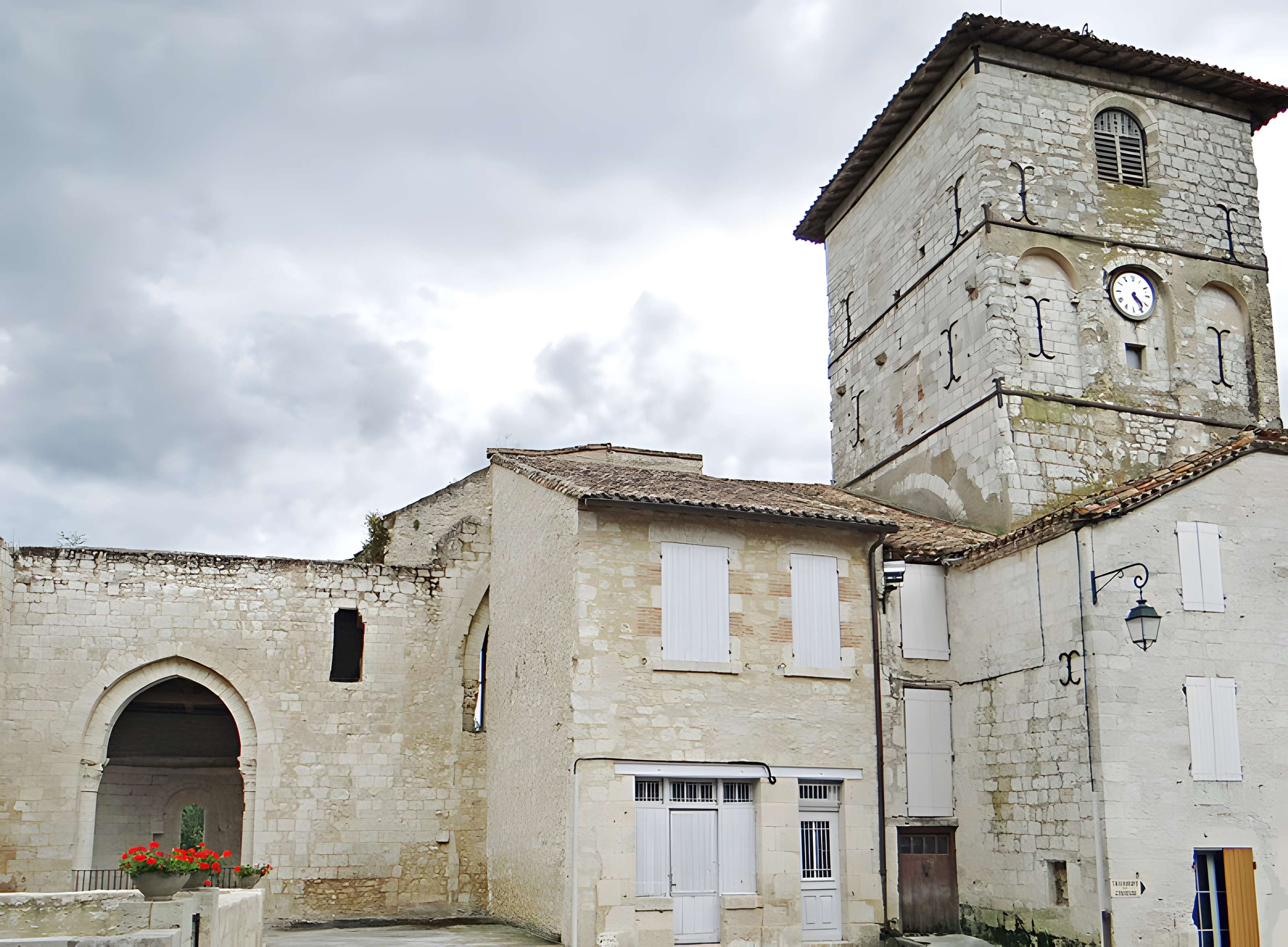 Abbaye de Saint-Maurin