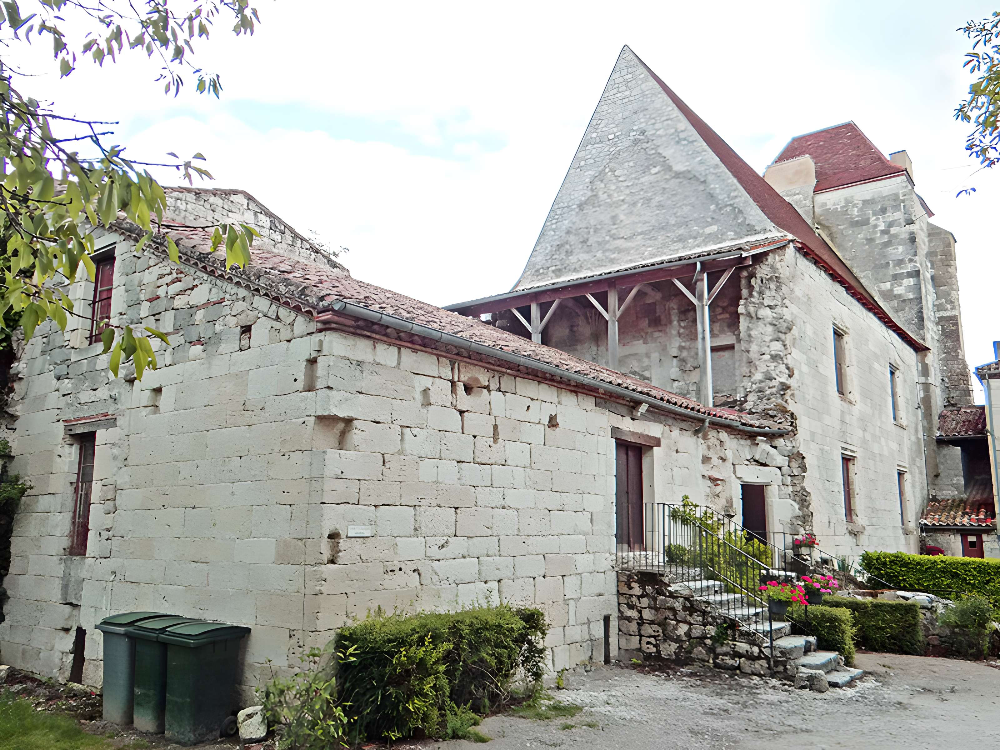 Abbaye de Saint-Maurin