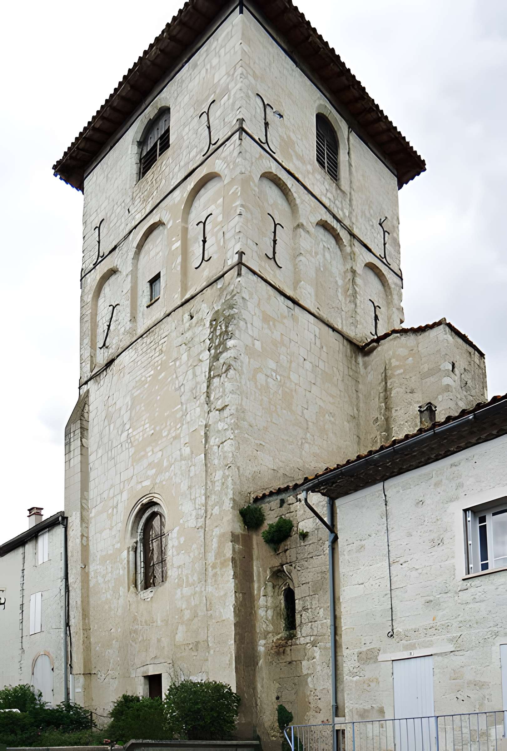 Abbaye de Saint-Maurin