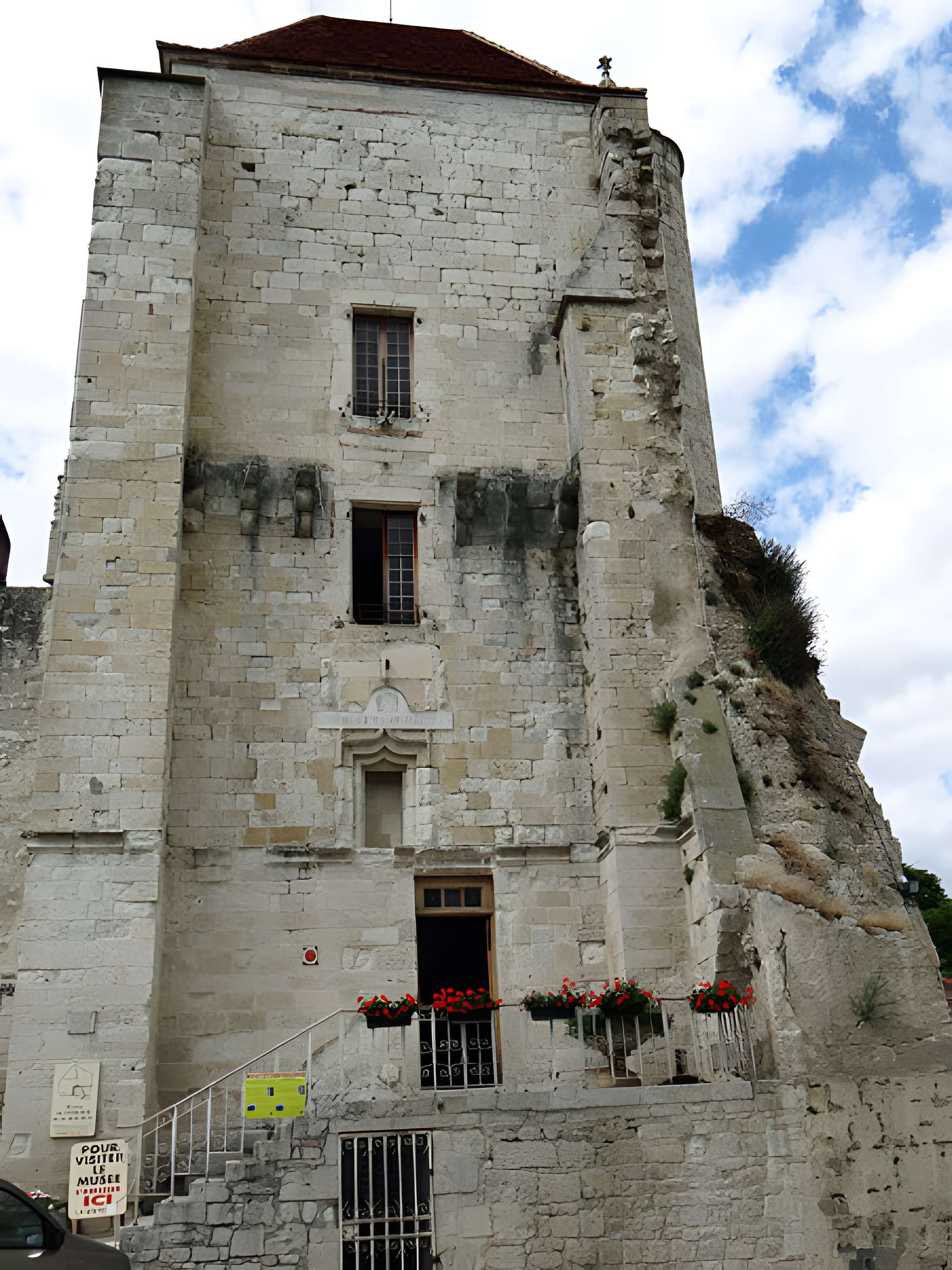 Abbaye de Saint-Maurin