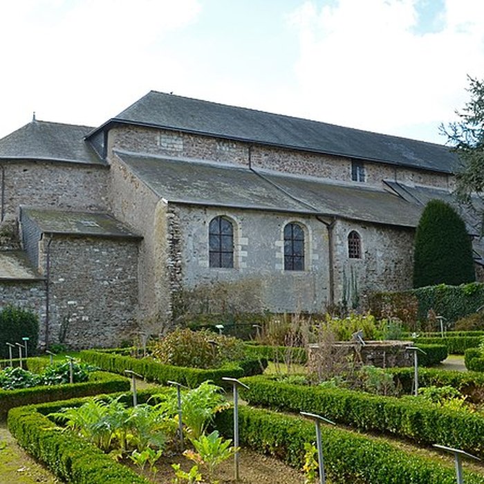 Photo de Abbaye de Saint-Philbert-de-Grand-Lieu