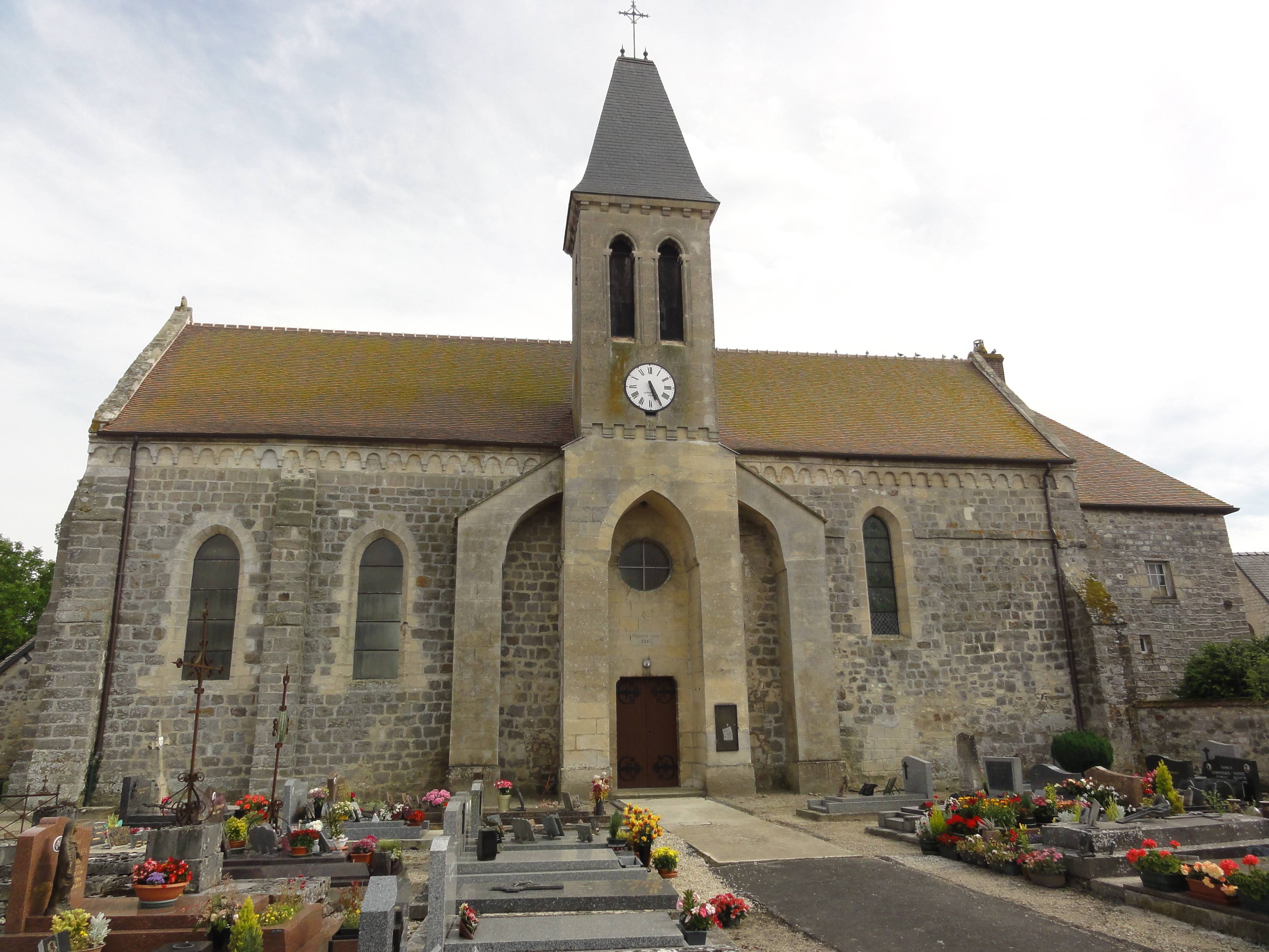 Photo de Saint-Geneviève Church of Samoussy