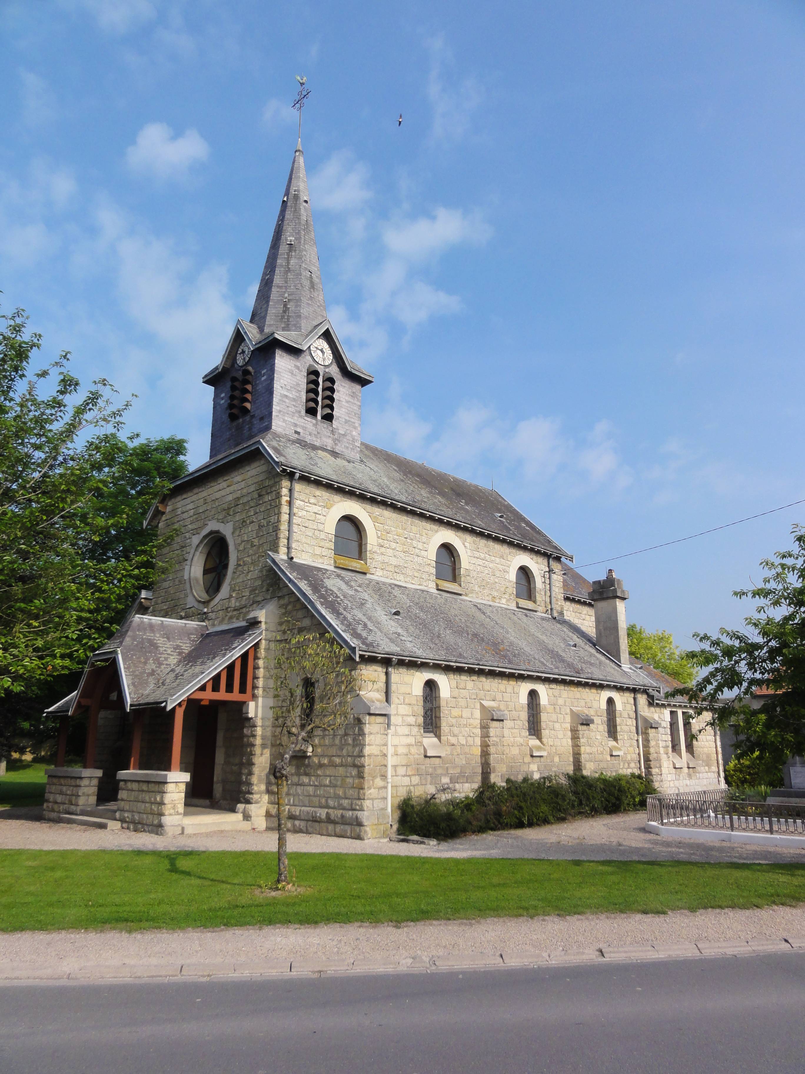 Photo de Église Saint-Jean-Baptiste de Menneville, オーストラリア
