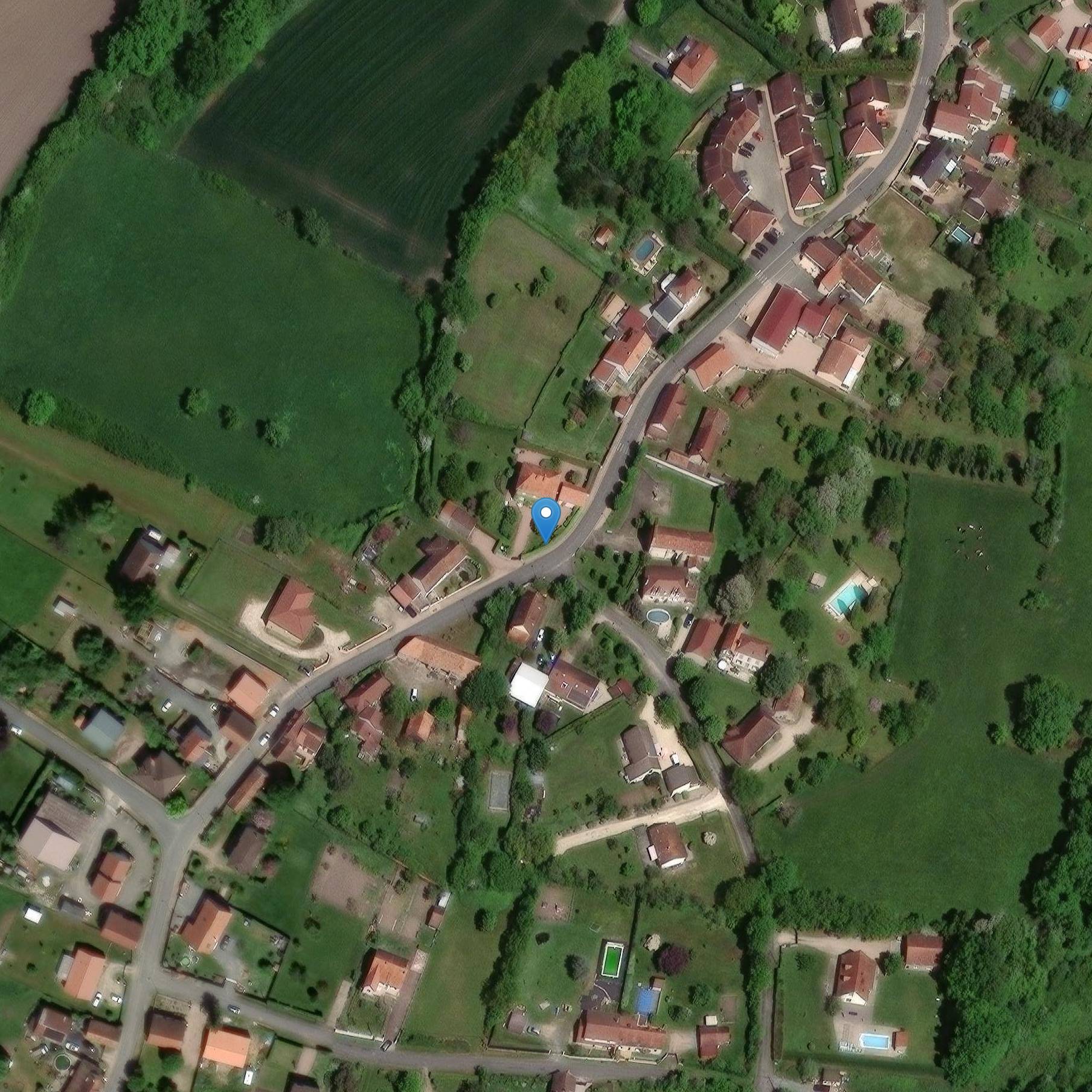 Photo de Kerk van St. Clement van Espinasse Vozelle