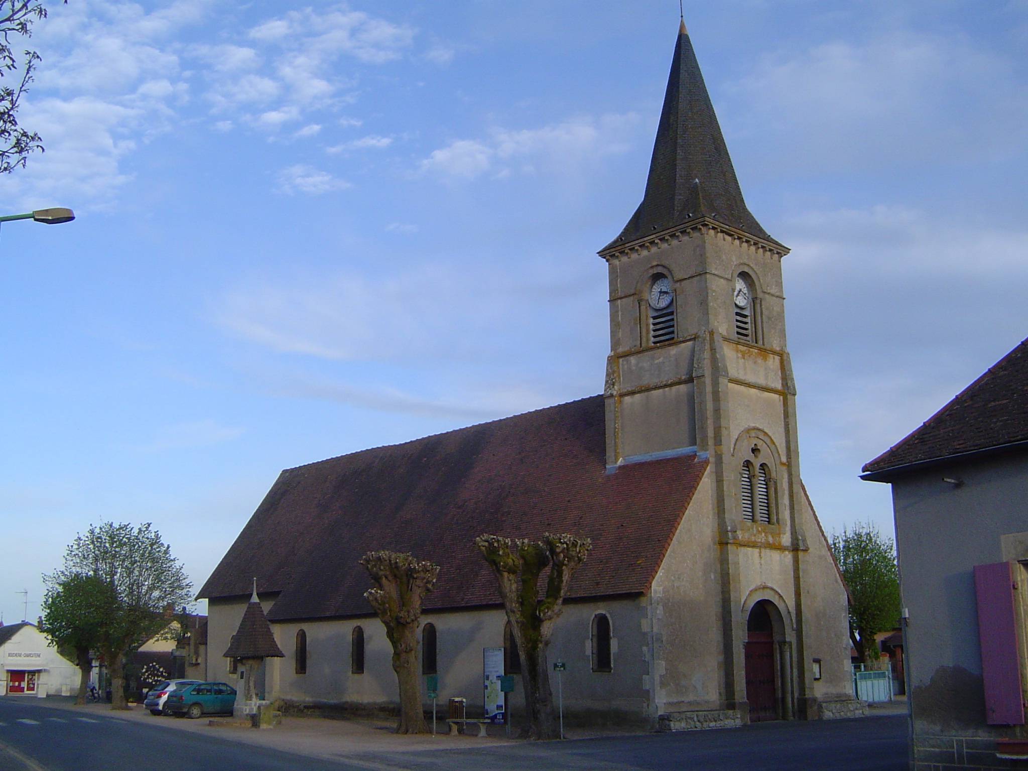 Photo de Saint John Baptist Church of Gannay-sur-Loire