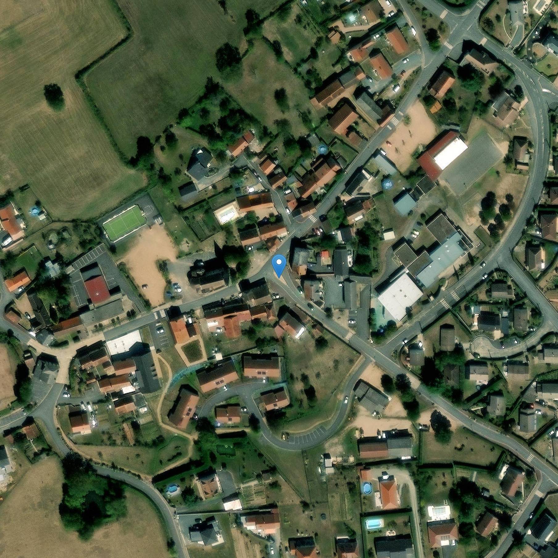 Photo de プレミルハットの聖ペテロ教会