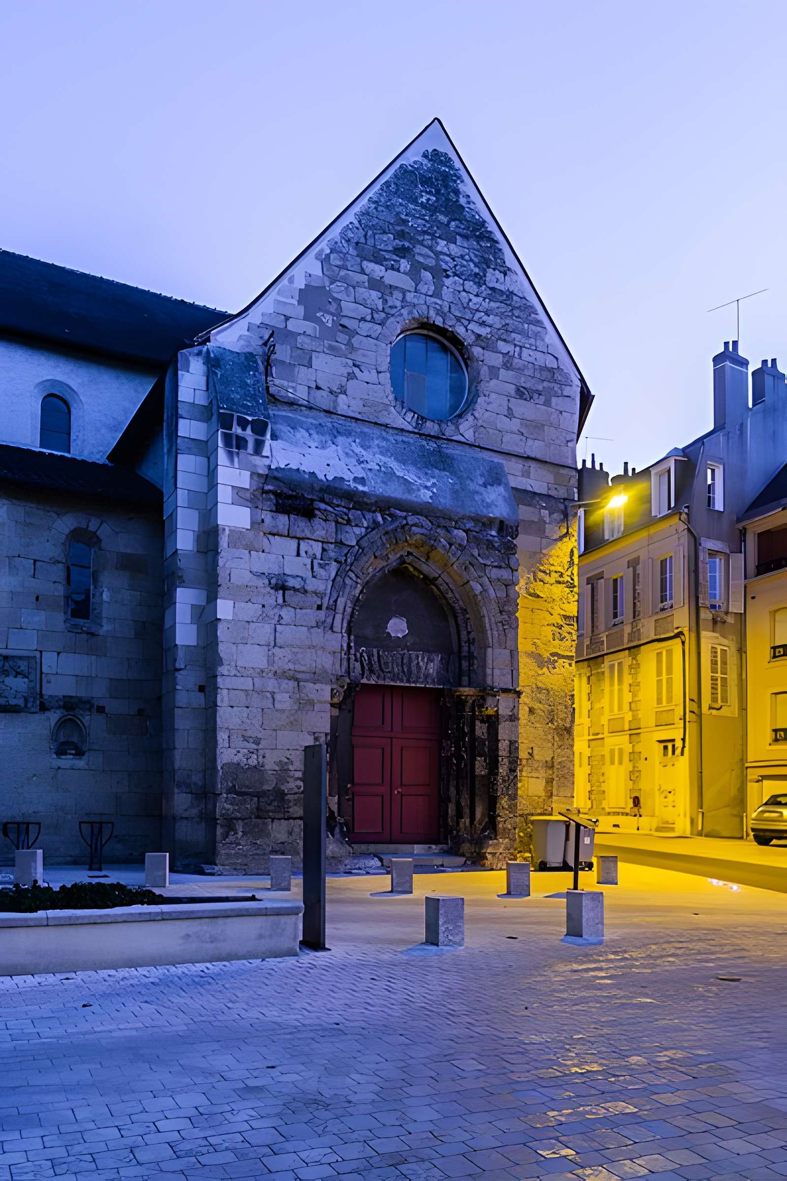 Abbaye Notre-Dame de Nevers