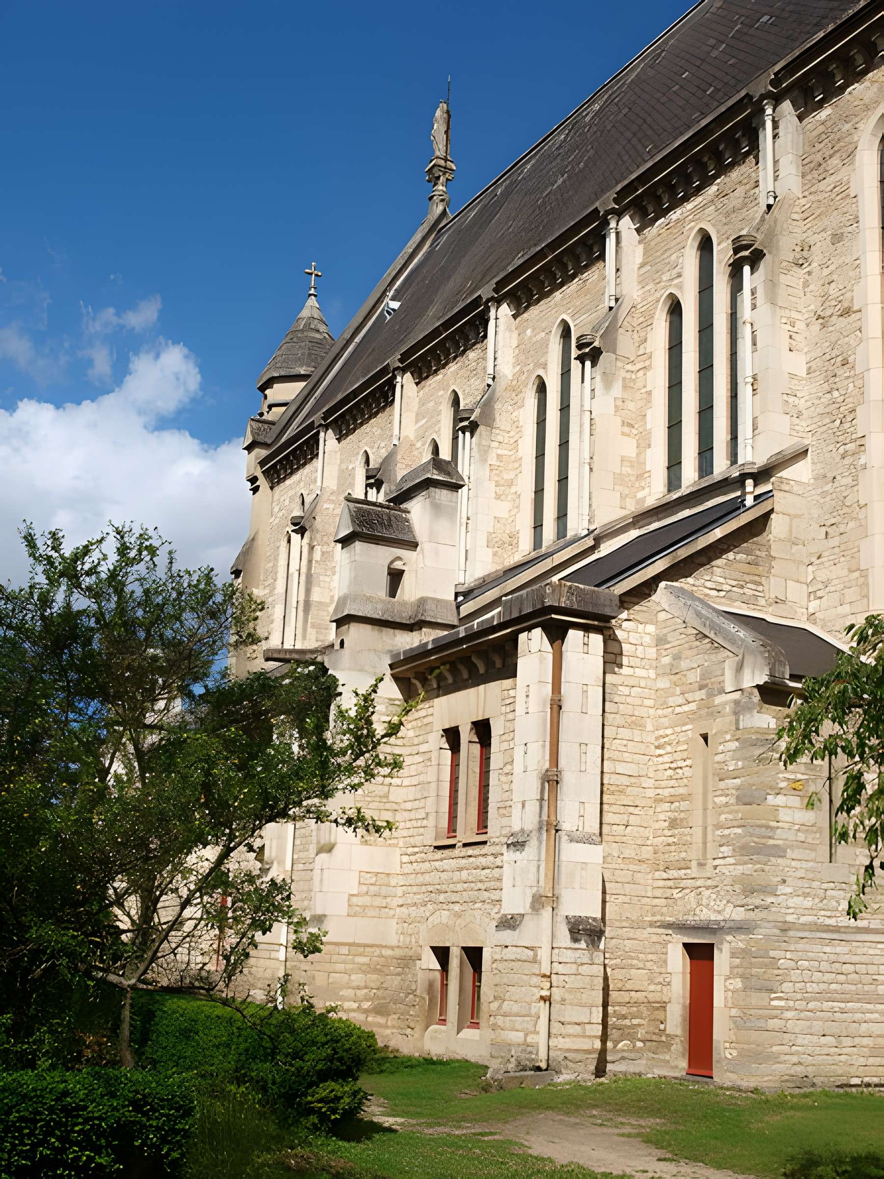 Abbaye Sainte-Colombe de Saint-Denis-lès-Sens