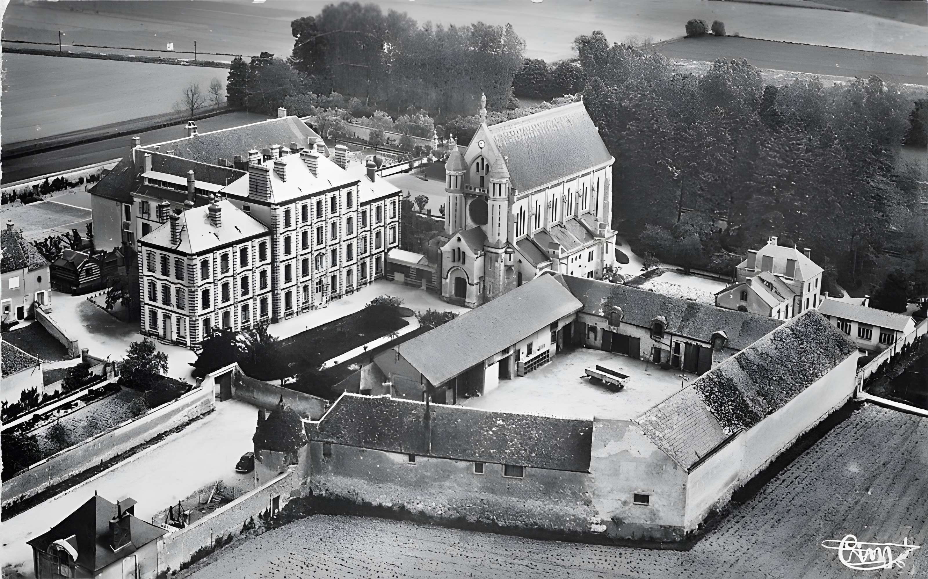 Abbaye Sainte-Colombe de Saint-Denis-lès-Sens
