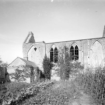 Abbaye Sainte-Marie de Longues-sur-Mer