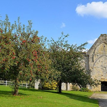 Abbaye Sainte-Marie de Longues-sur-Mer
