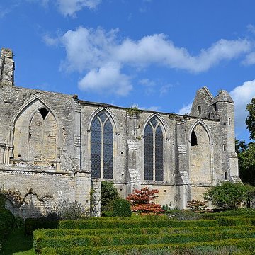 Abbaye Sainte-Marie de Longues-sur-Mer