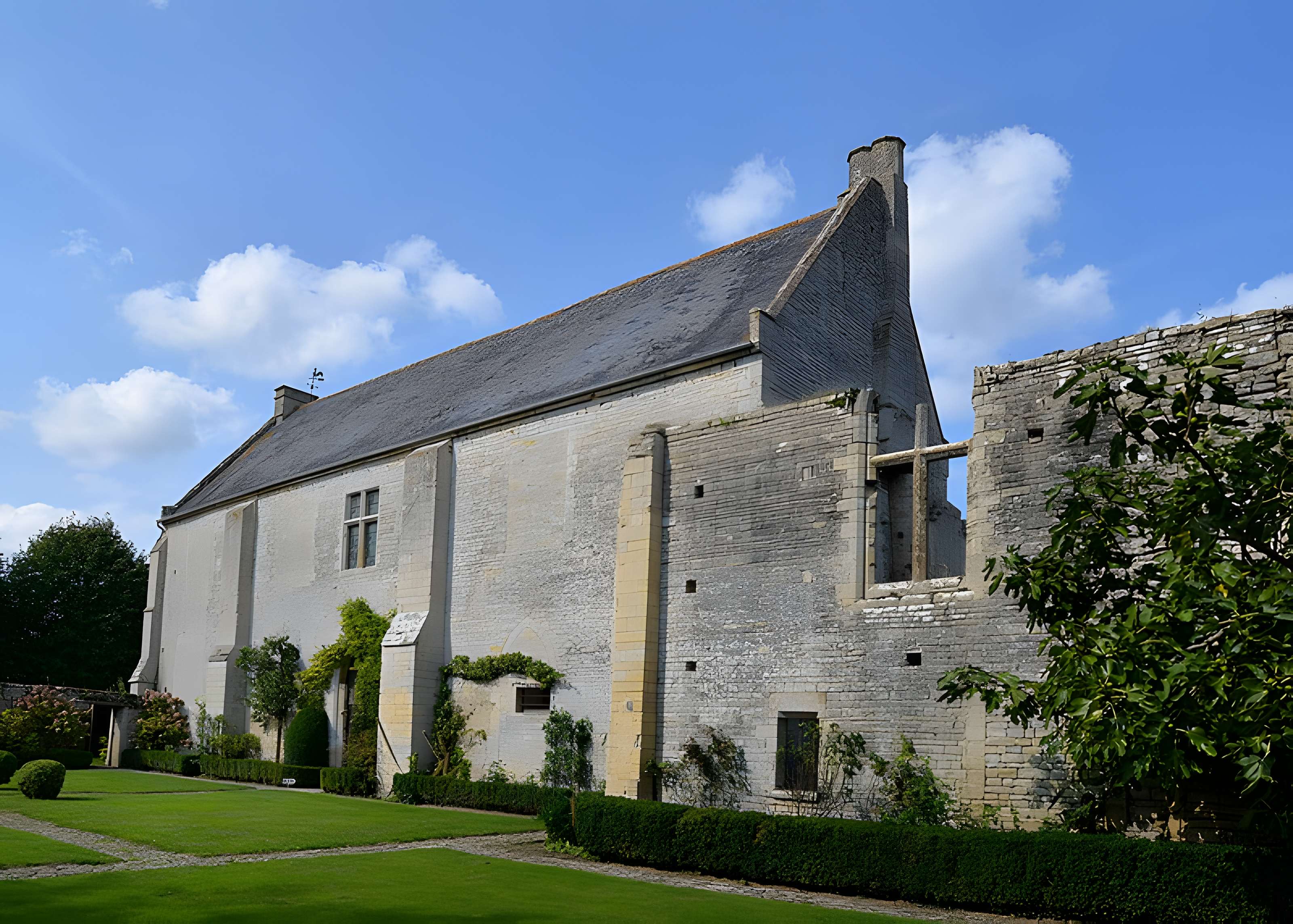 Abbaye Sainte-Marie de Longues-sur-Mer