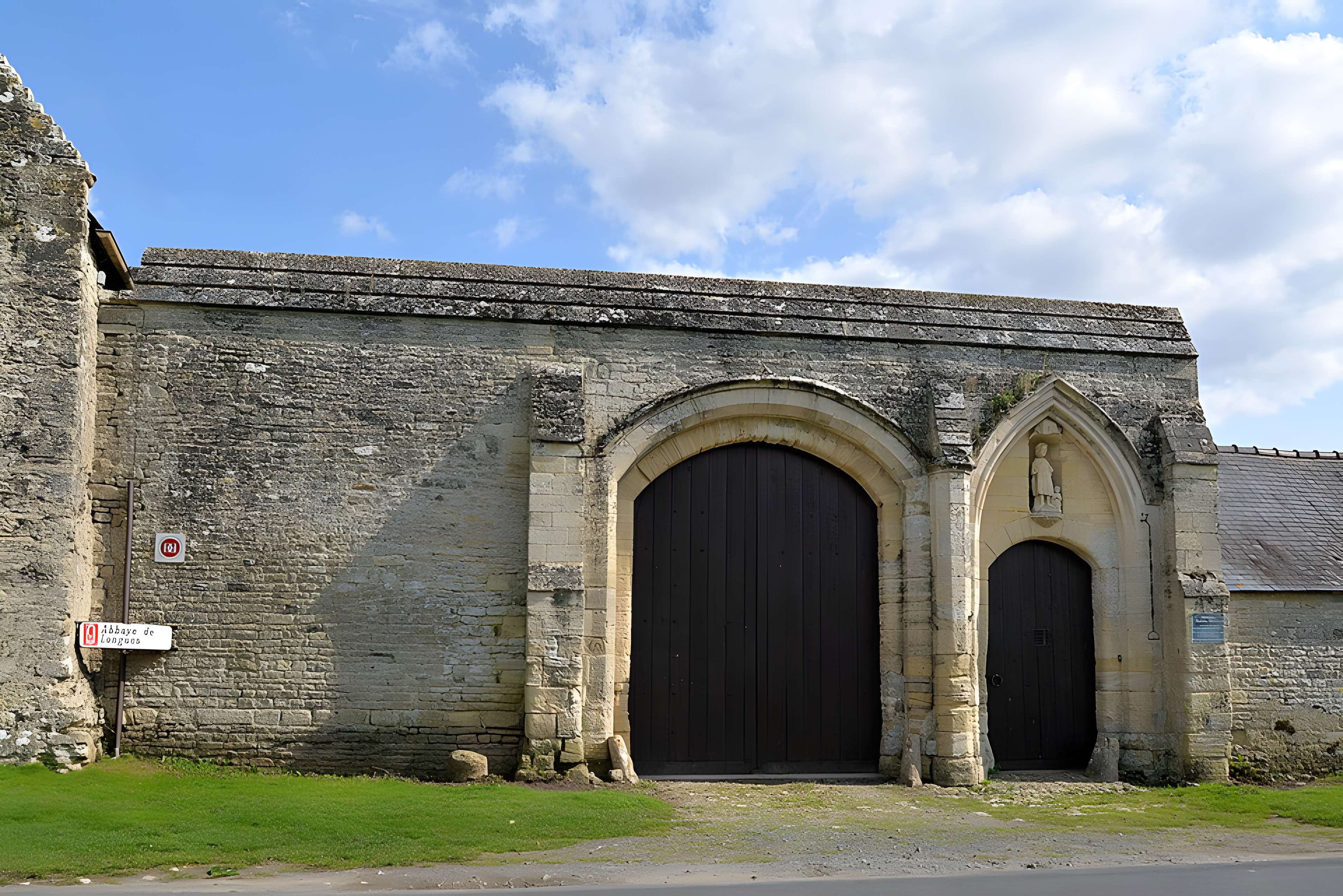 Abbaye Sainte-Marie de Longues-sur-Mer