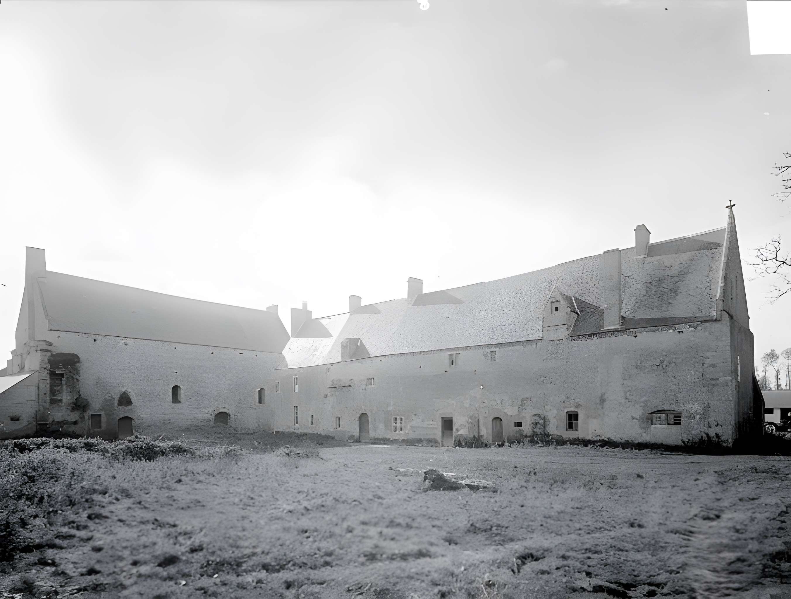 Abbaye Sainte-Marie de Longues-sur-Mer