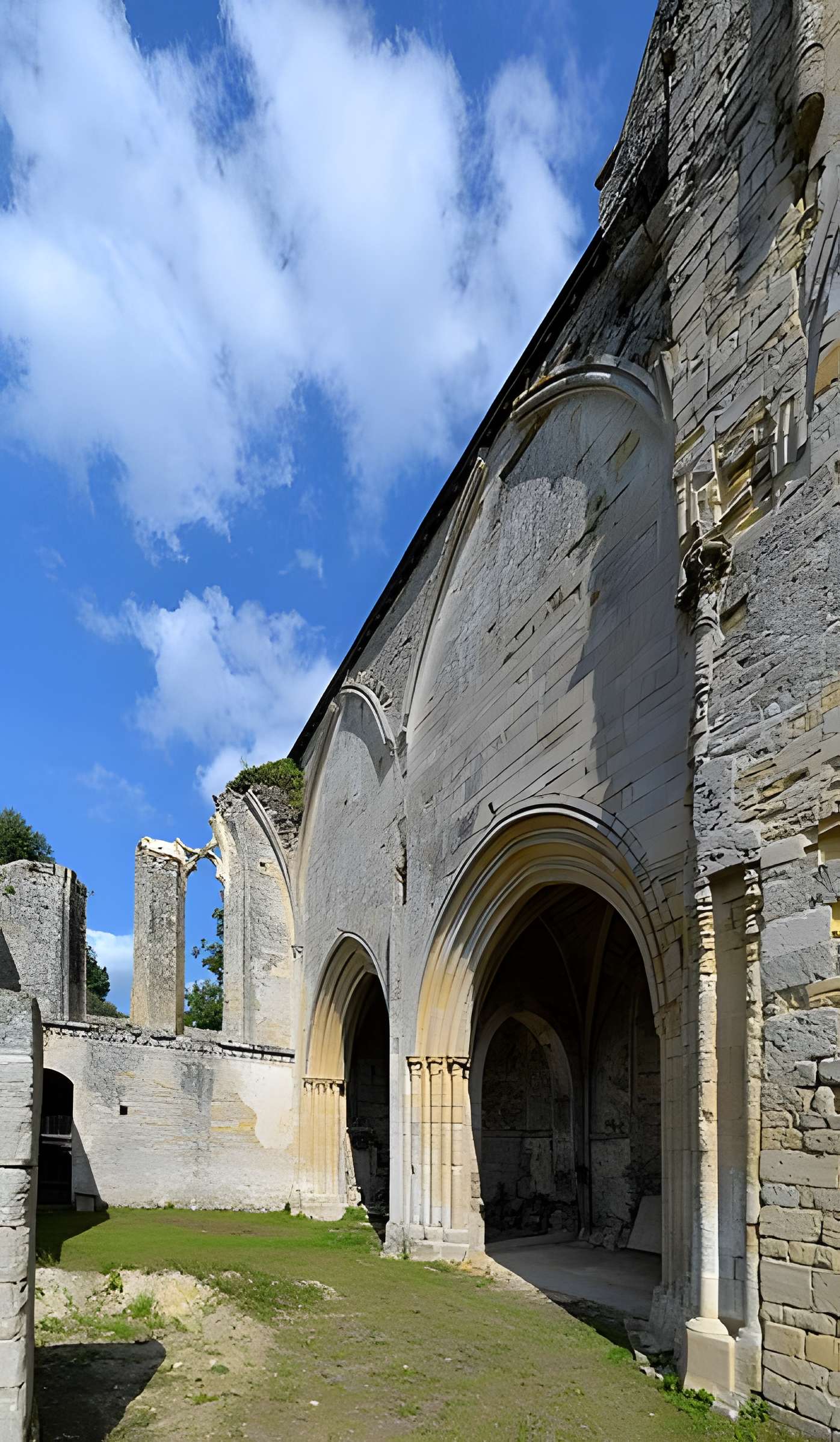 Abbaye Sainte-Marie de Longues-sur-Mer