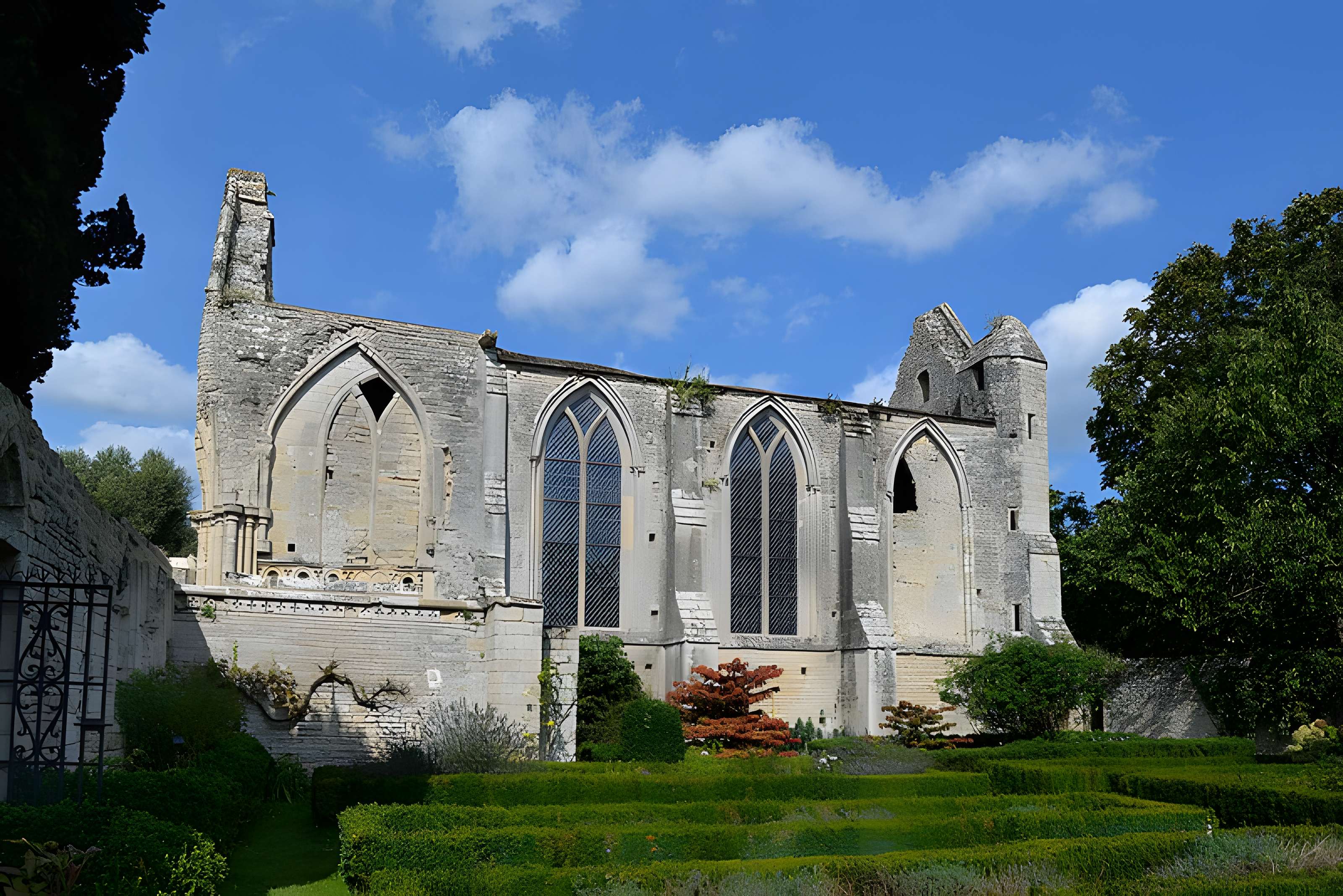 Abbaye Sainte-Marie de Longues-sur-Mer