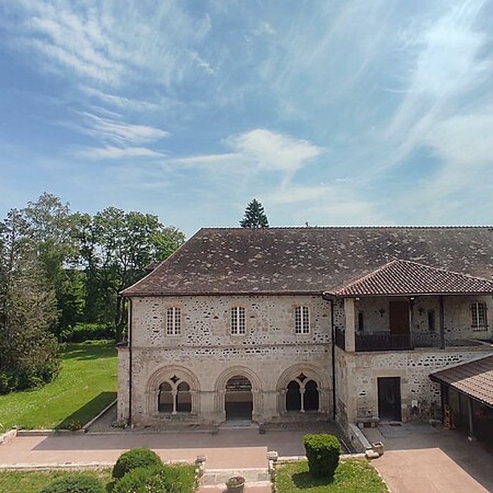 Photo de Abbaye Saint-Gilbert de Neuffontaines