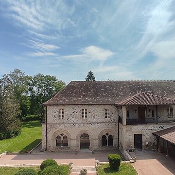 Abbaye Saint-Gilbert de Neuffontaines